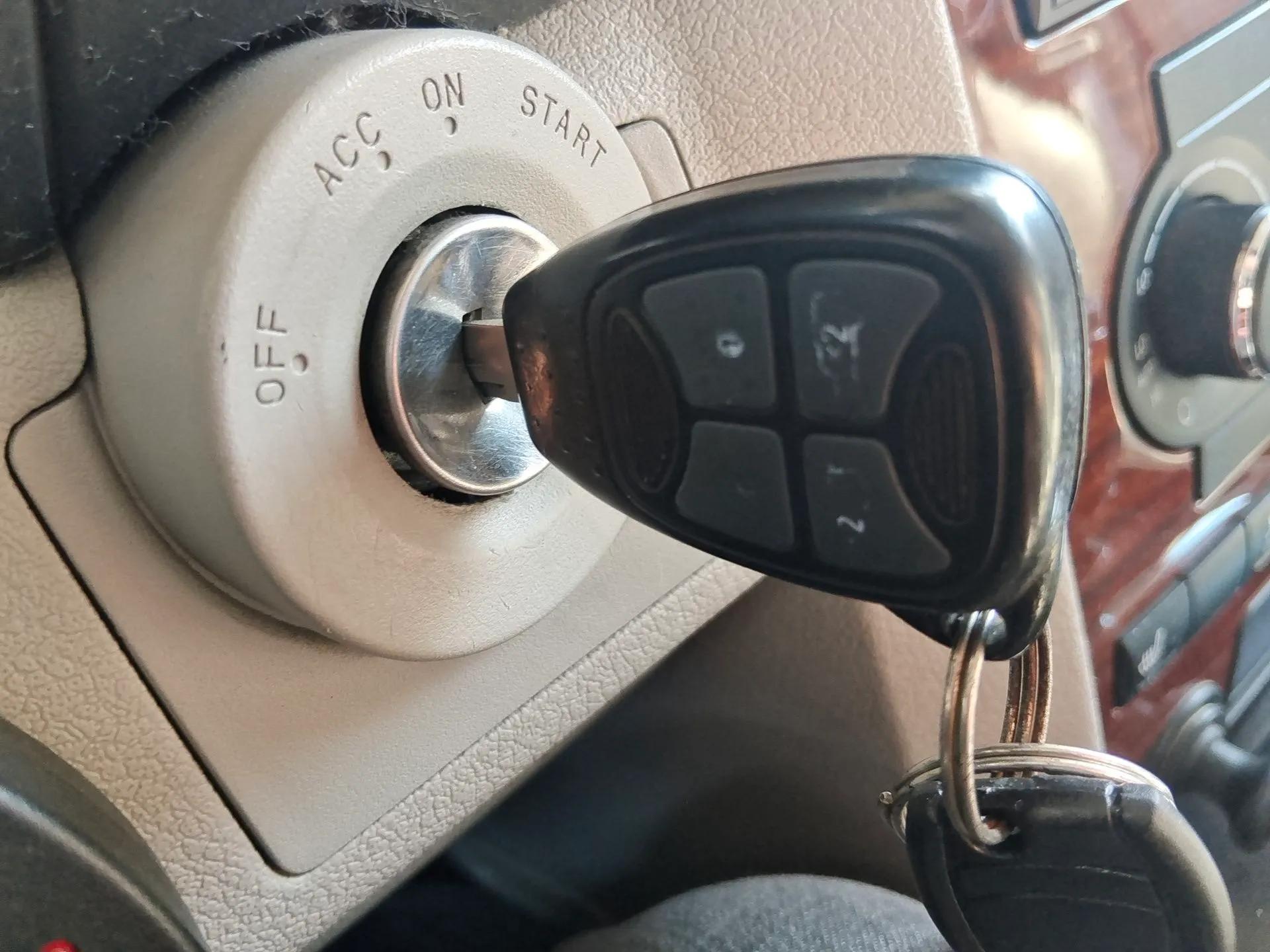 Jeep Commander Classic 2007 5.7 — миниатюра 9