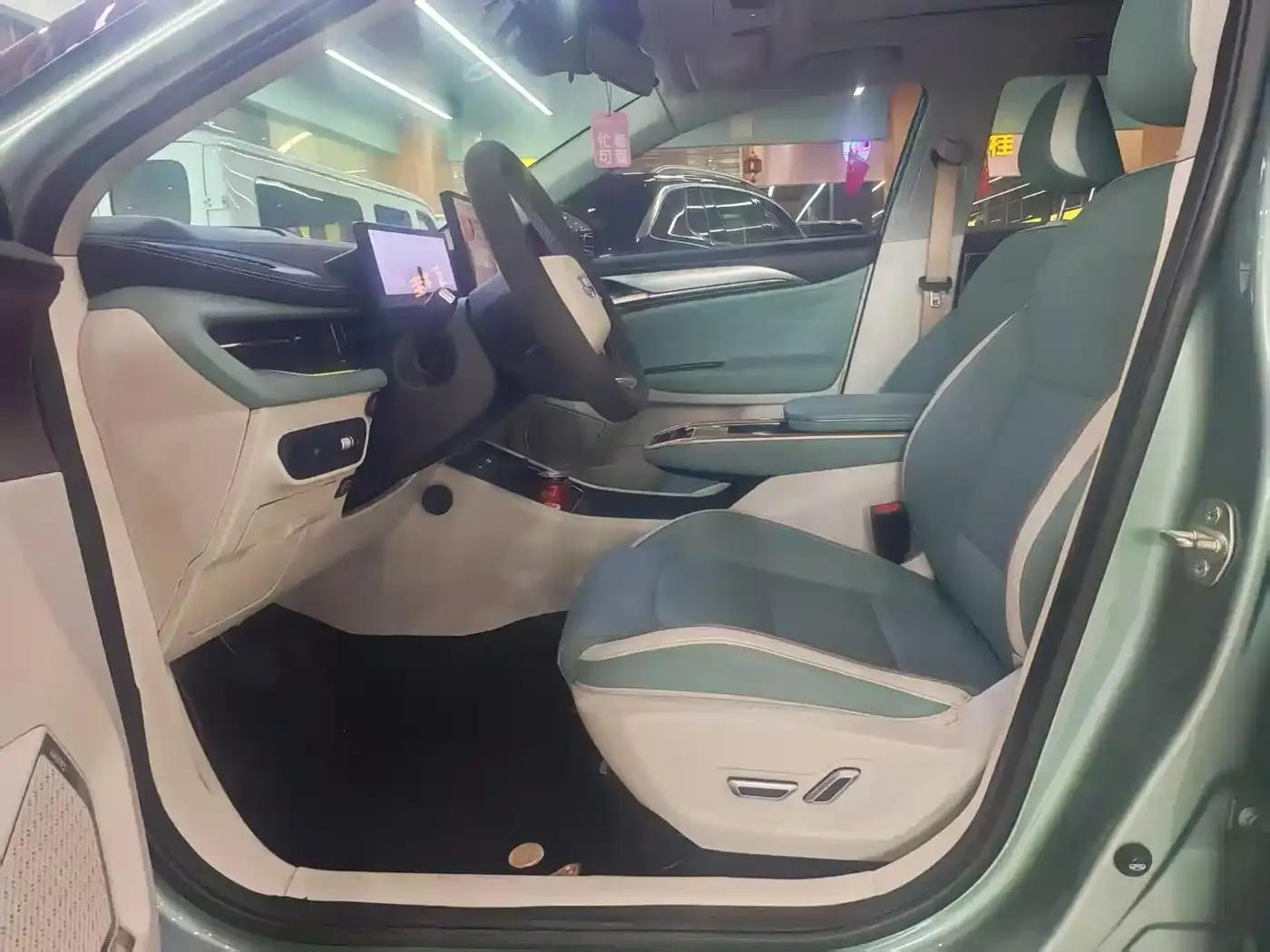 Geely Geometry G6 2022 Model 620 New Fun — миниатюра 5