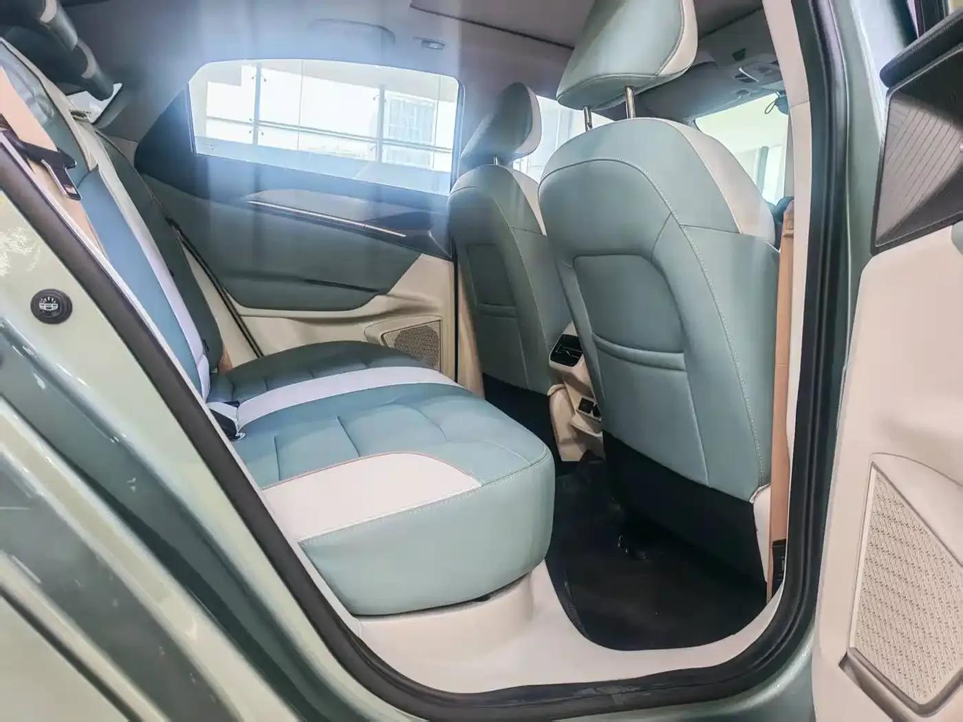 Geely Geometry G6 2022 Model 620 New Fun — миниатюра 7