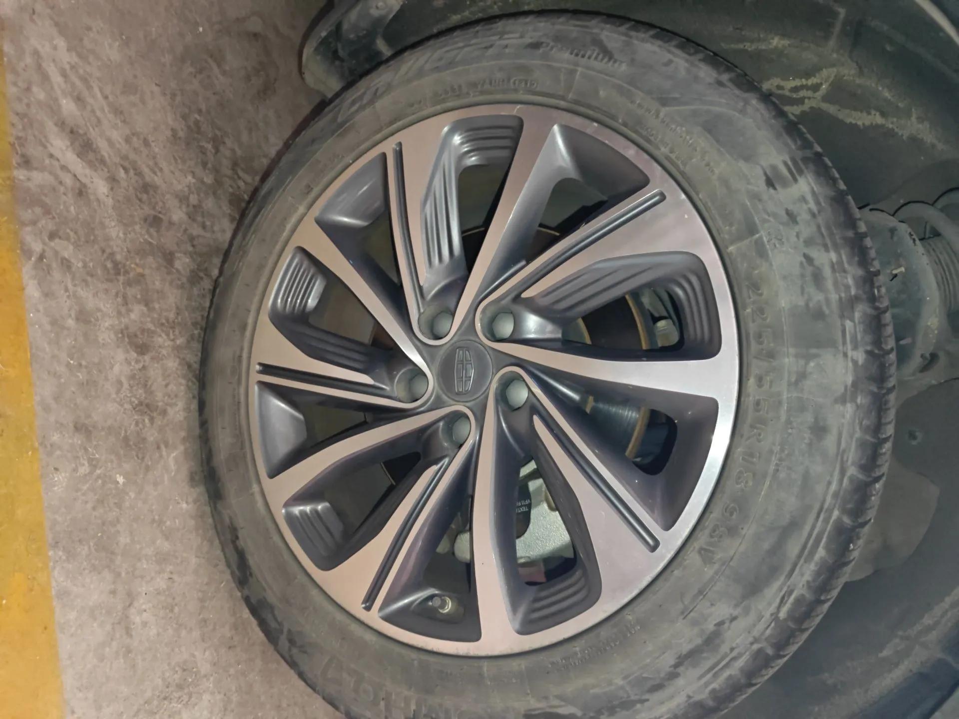 Geely Auto Jiajie New Energy 2019 1.5TD PHEV Deluxe Edition — миниатюра 8