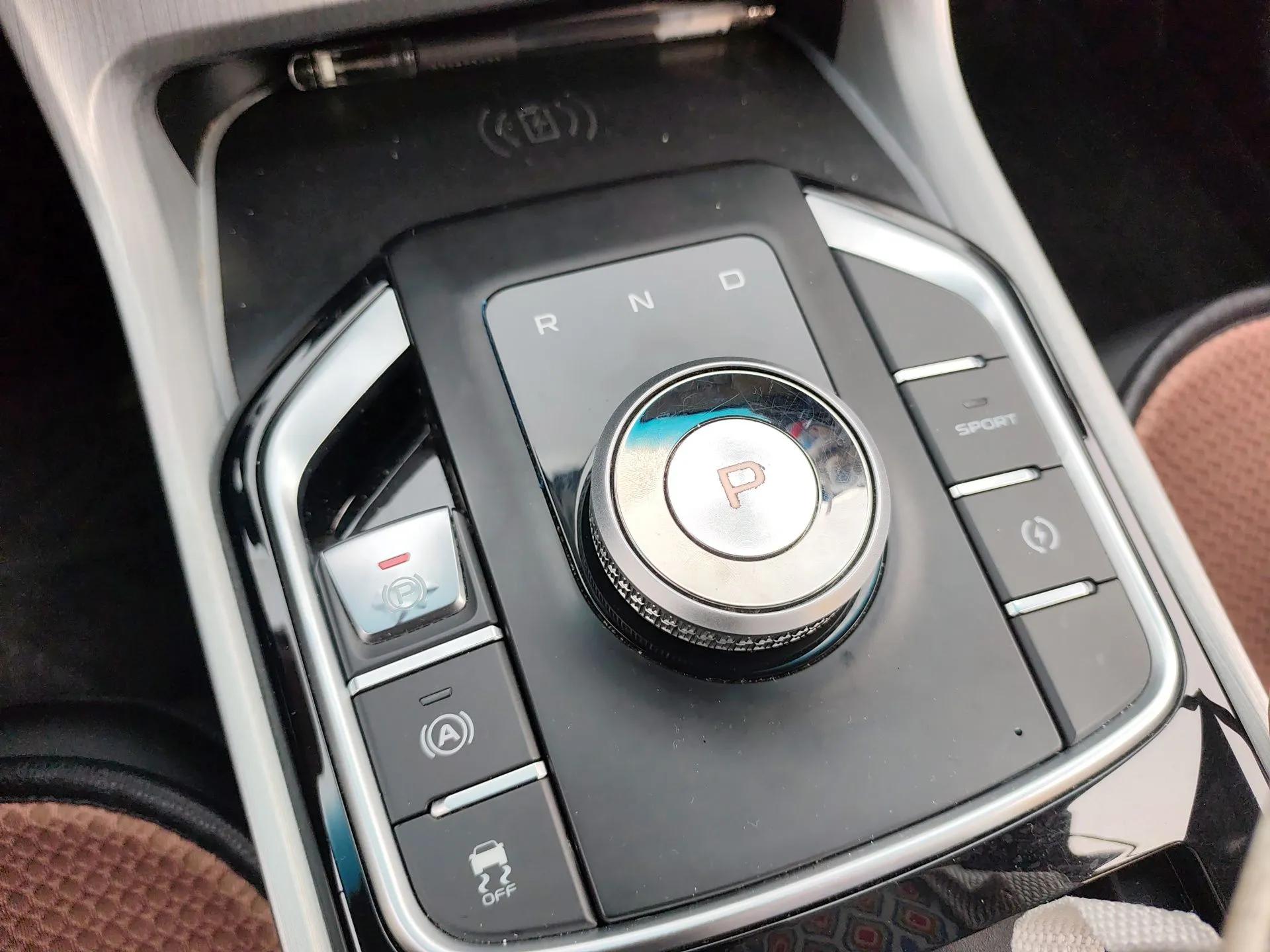 Geely Auto Emgrand GSe 2019 Revised Version 500 Prestige Edition — миниатюра 15