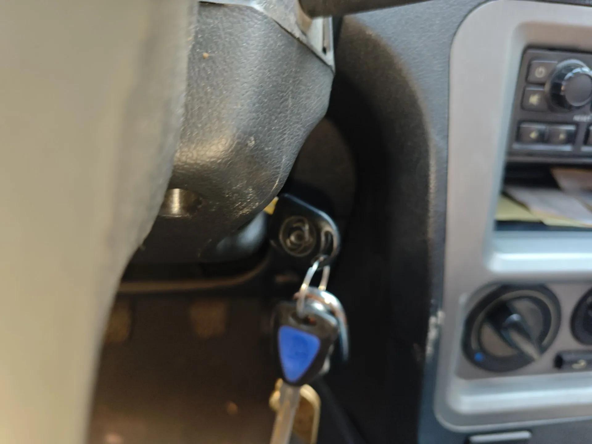Geely Auto Liberty Ship 2011 1.5L Manual Sport Model — миниатюра 9