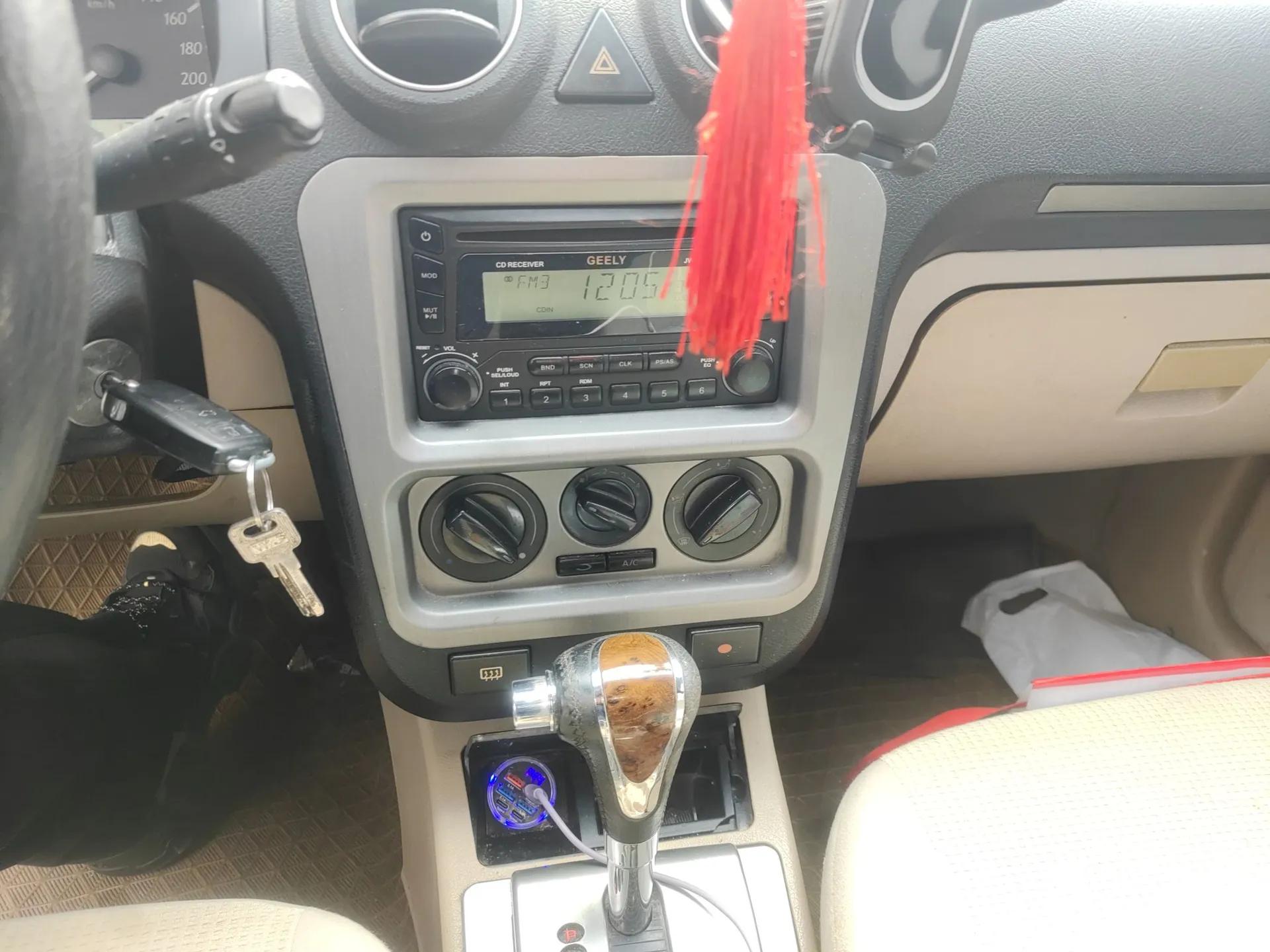 Geely Auto Liberty Ship 2010 1.5L Automatic Gold Diamond Edition — миниатюра 14