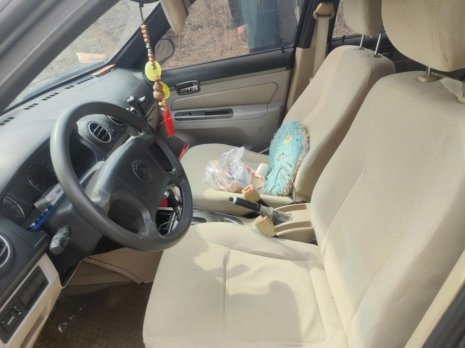 Geely Auto Liberty Ship 2010 1.5L Automatic Gold Diamond Edition — миниатюра 16