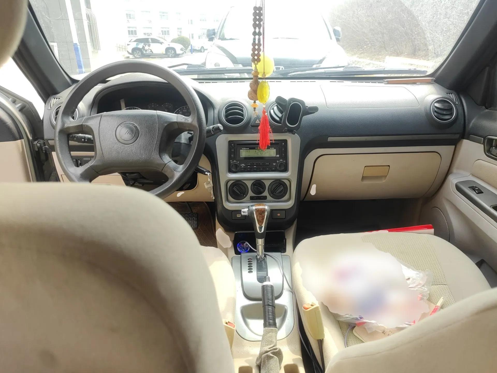 Geely Auto Liberty Ship 2010 1.5L Automatic Gold Diamond Edition — миниатюра 10