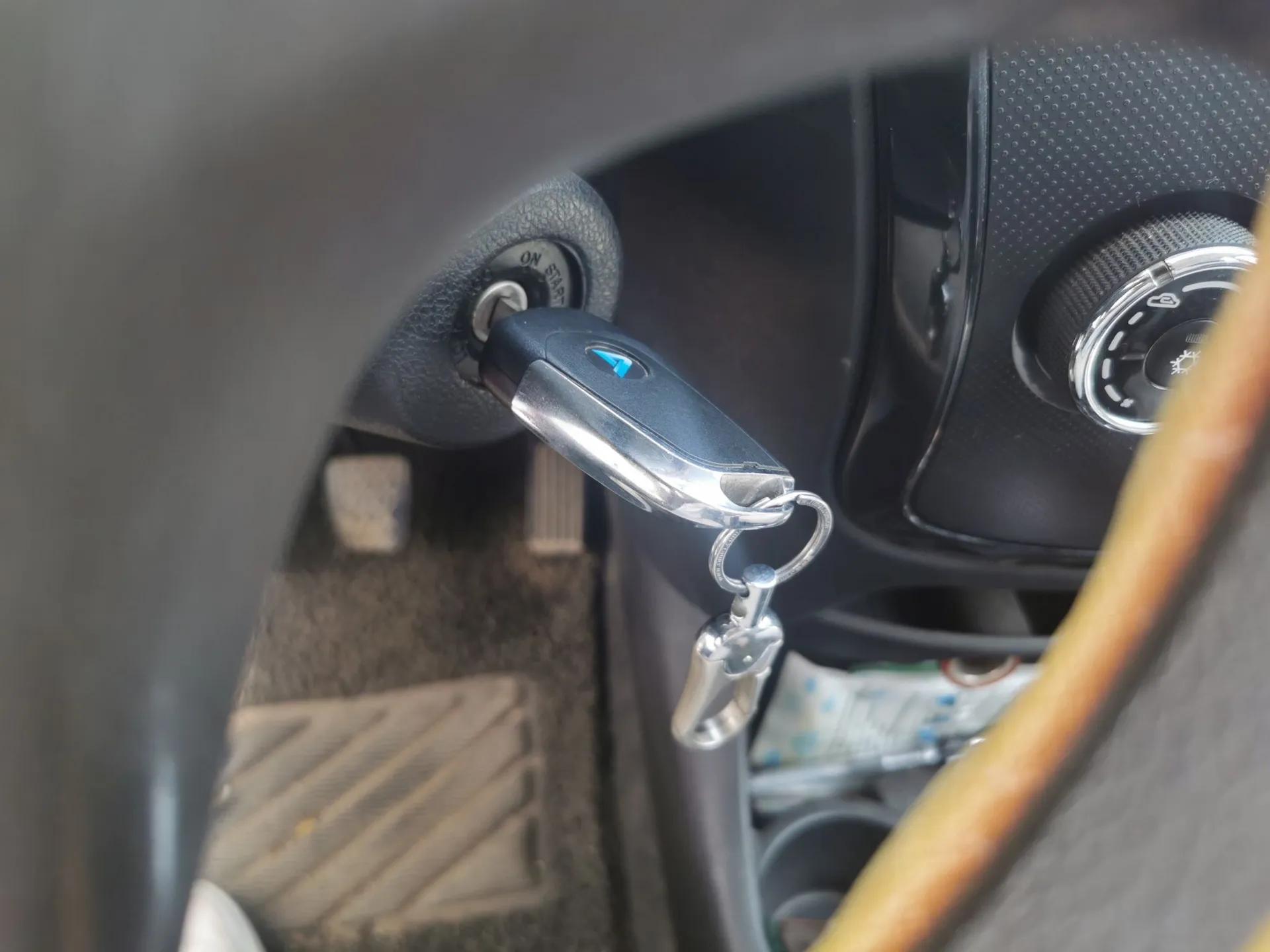 Geely Auto GX2 2012 1.3L Manual Comfort Edition — миниатюра 9