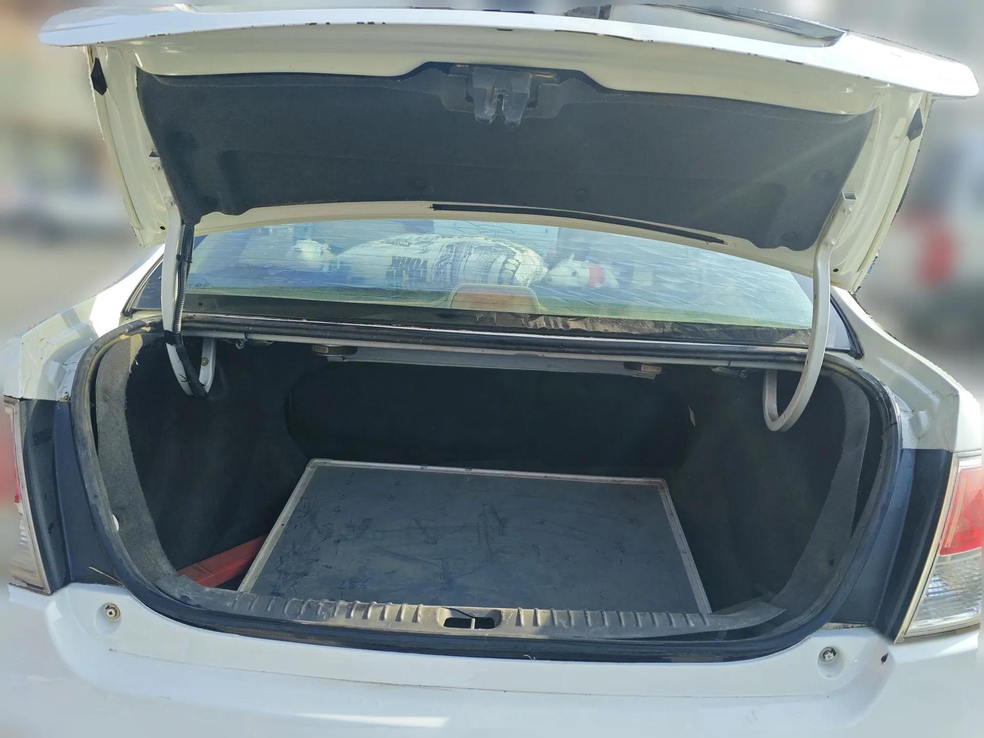 Geely Auto GC7 2012 1.8L Manual Luxury Model — миниатюра 20