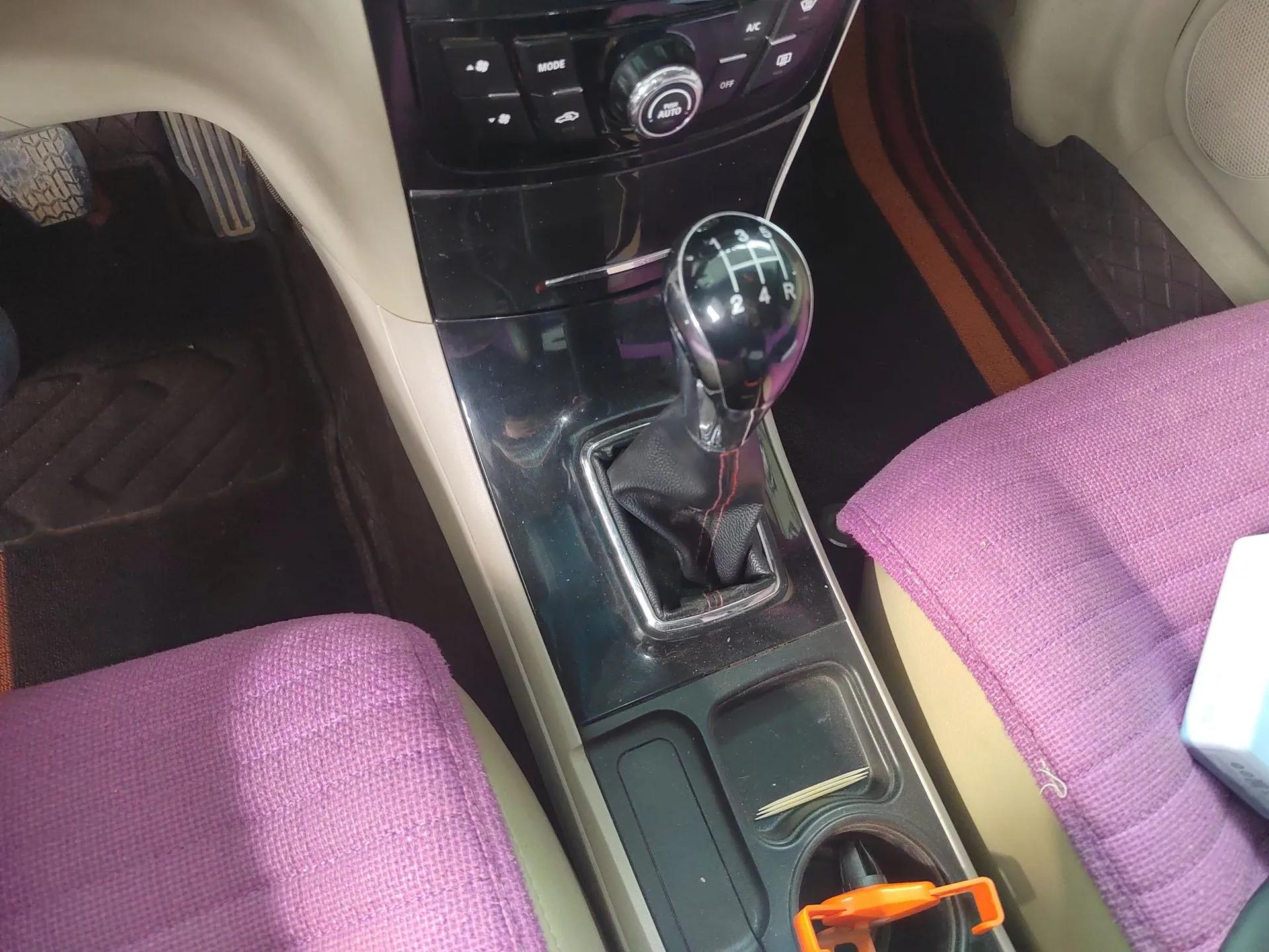 Geely Auto GC7 2013 1.5L Manual Luxury Model — миниатюра 15