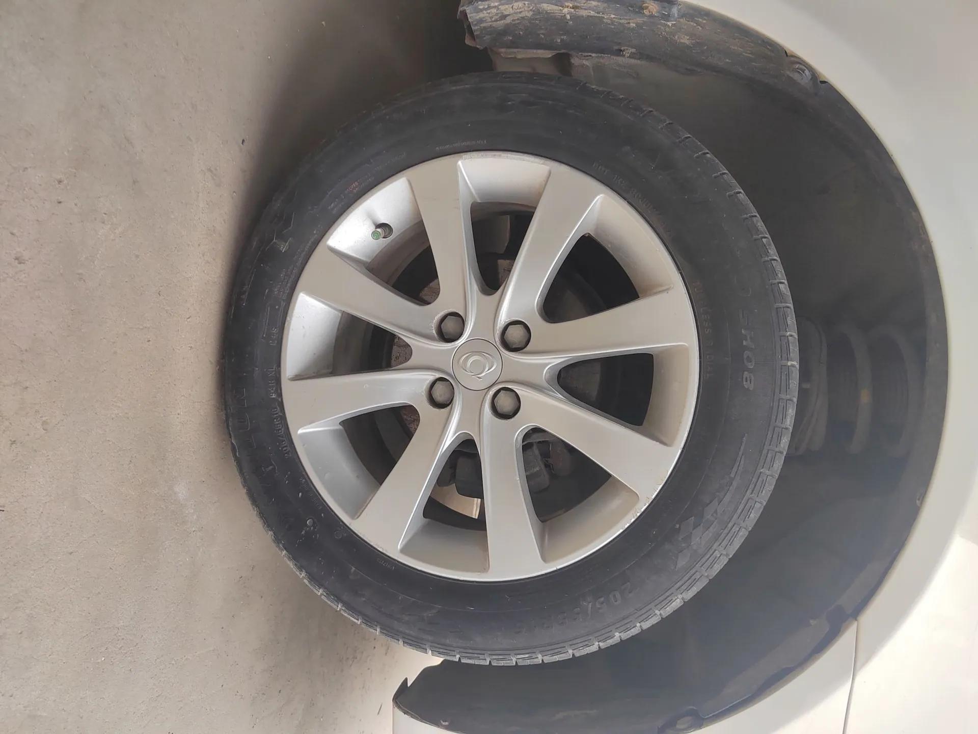 Geely Auto GC7 2013 1.5L Manual Luxury Model — миниатюра 8