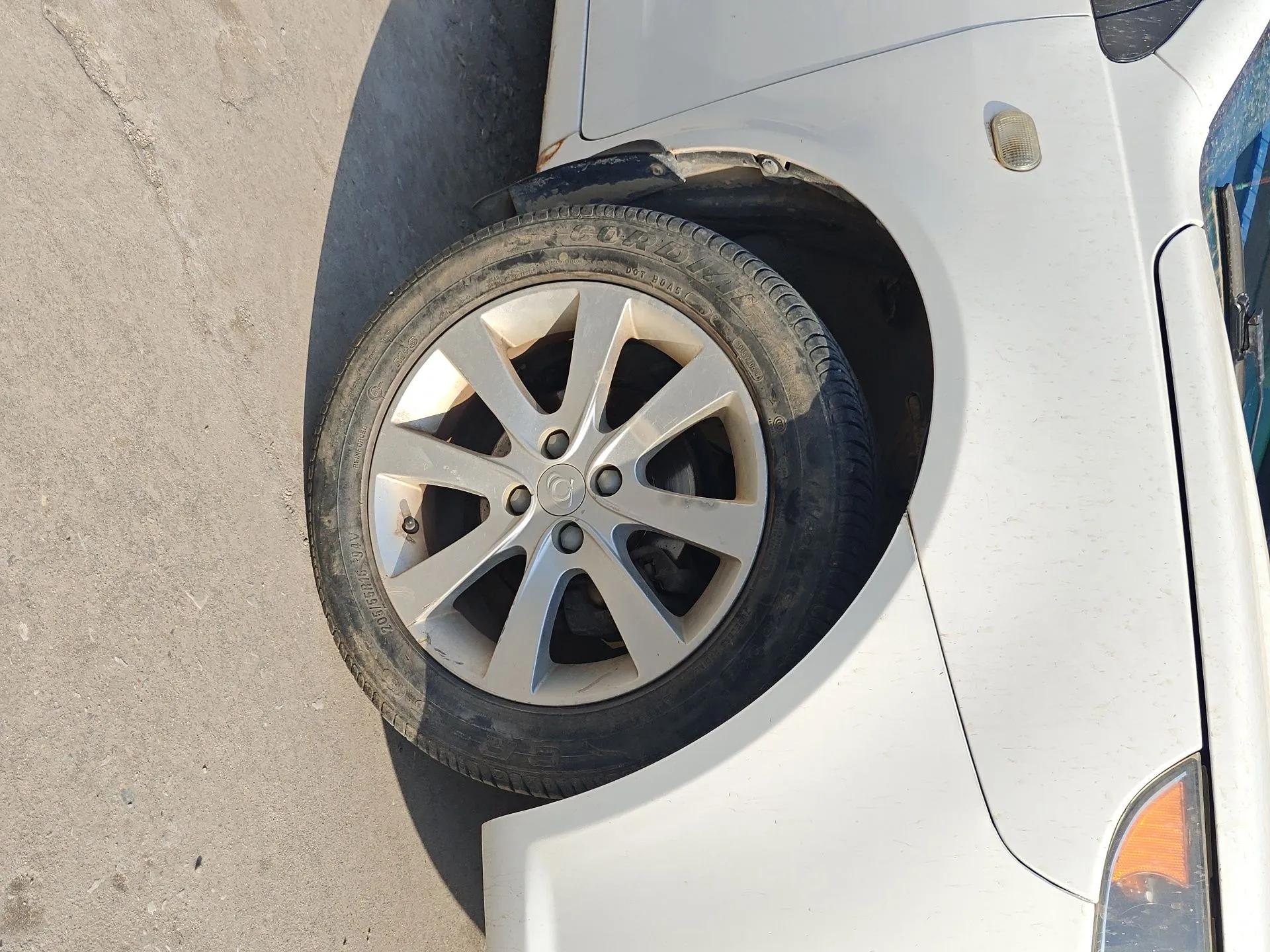 Geely Auto GC7 2013 1.5L Manual Luxury Model — миниатюра 8