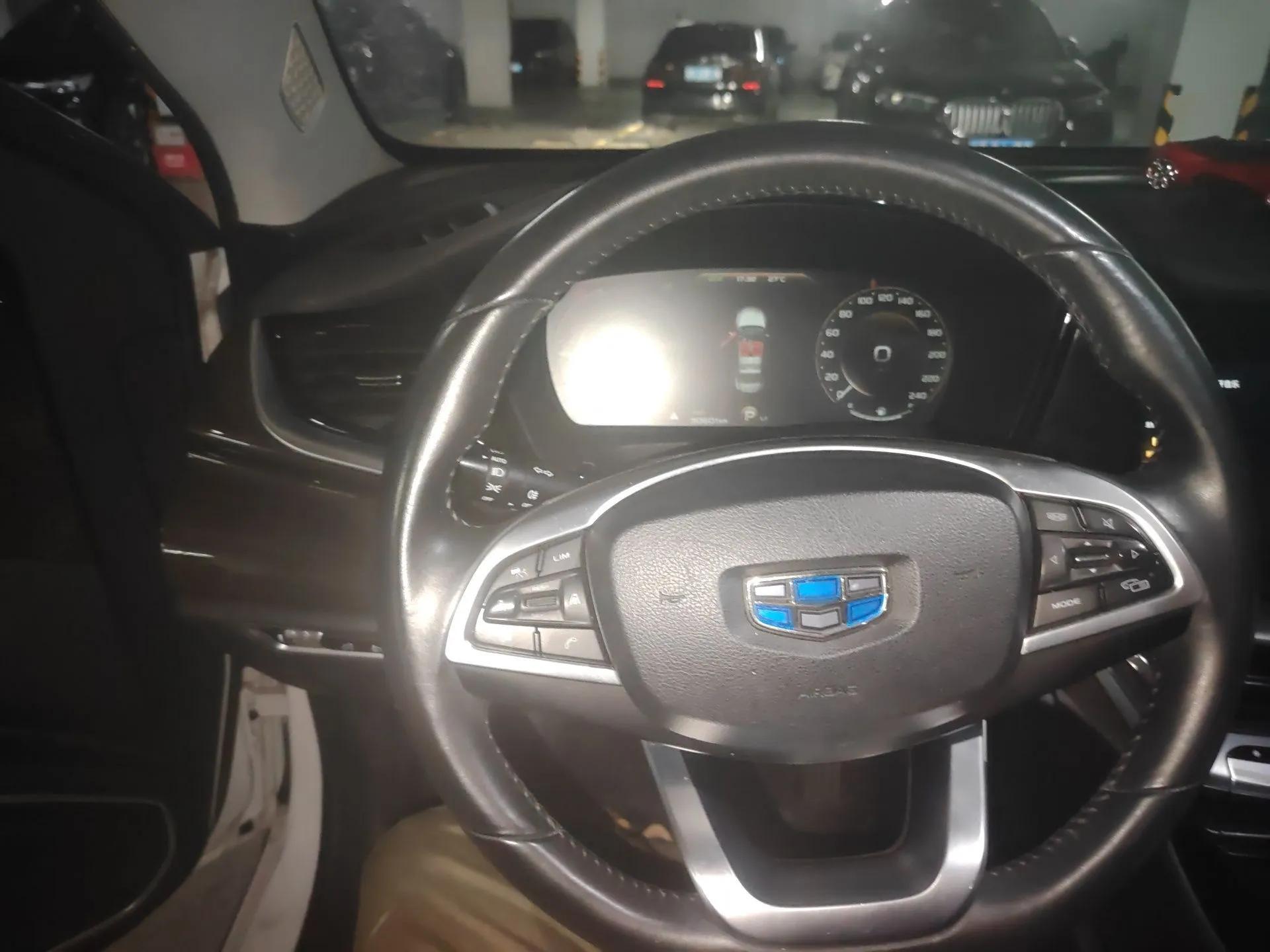 Geely Auto Emgrand GT New Energy 2018 1.5T PHEV Yaoxiang Edition — миниатюра 11