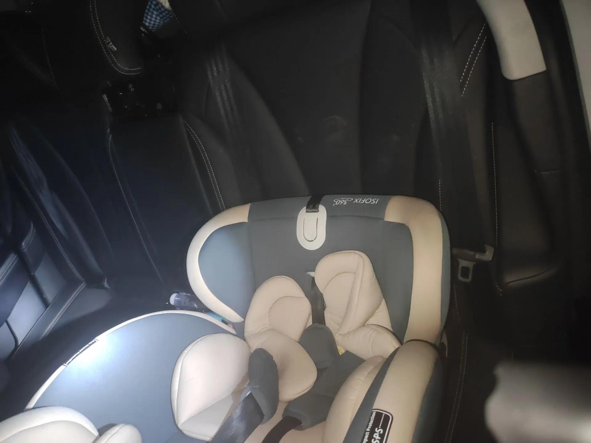 Geely Auto Emgrand GT New Energy 2018 1.5T PHEV Yaoxiang Edition — миниатюра 16