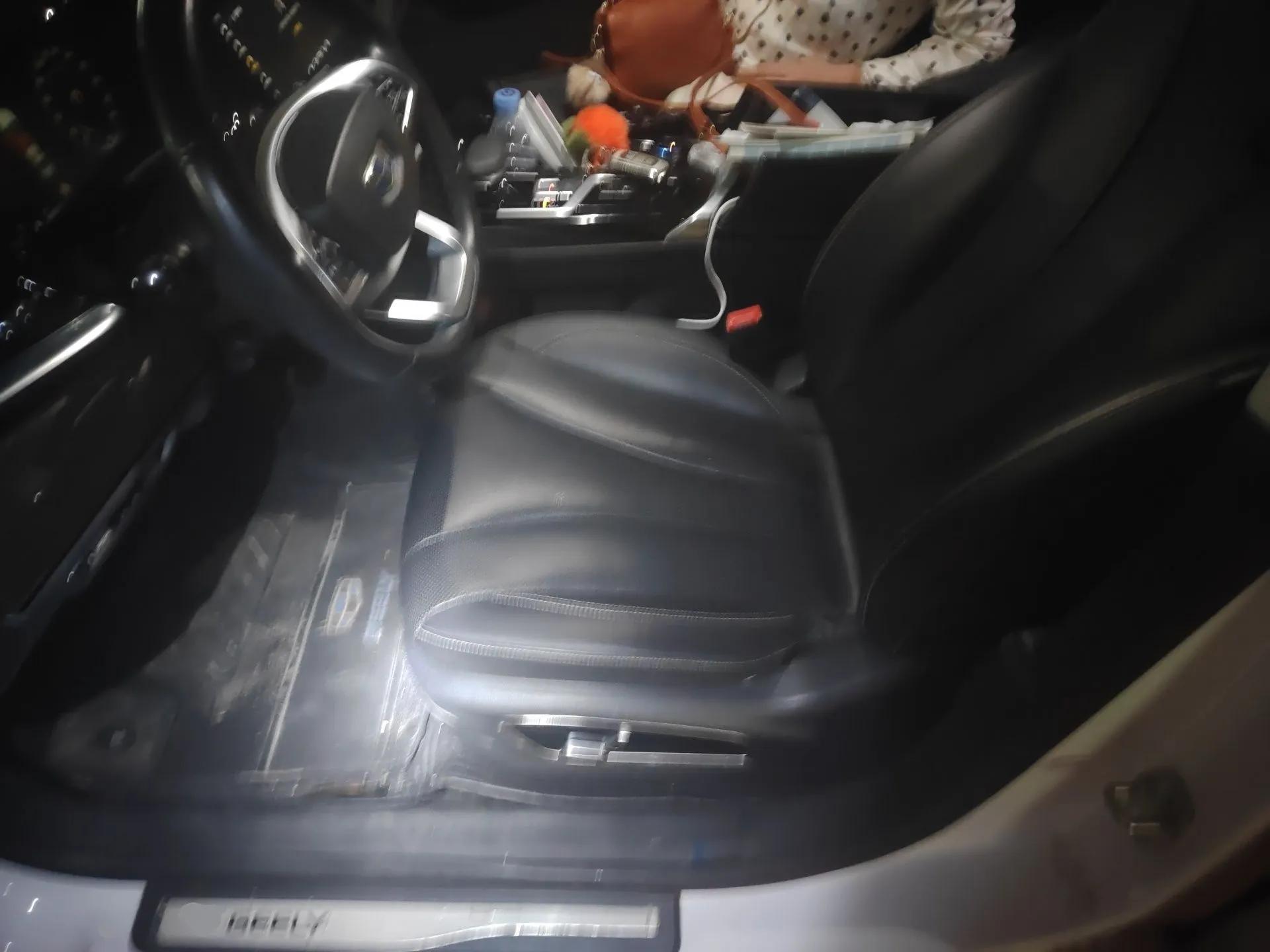 Geely Auto Emgrand GT New Energy 2018 1.5T PHEV Yaoxiang Edition — миниатюра 17