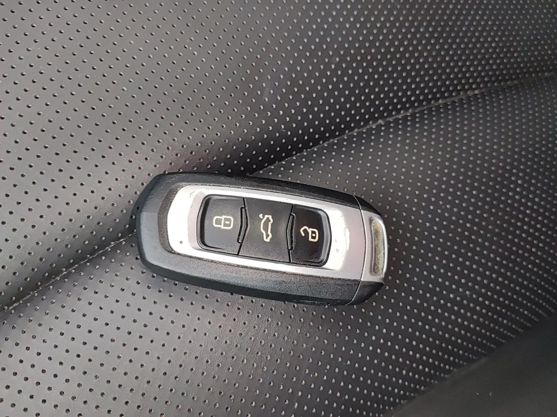 Geely Auto Emgrand GT New Energy 2018 1.5T PHEV Yaoxiang Edition — миниатюра 9