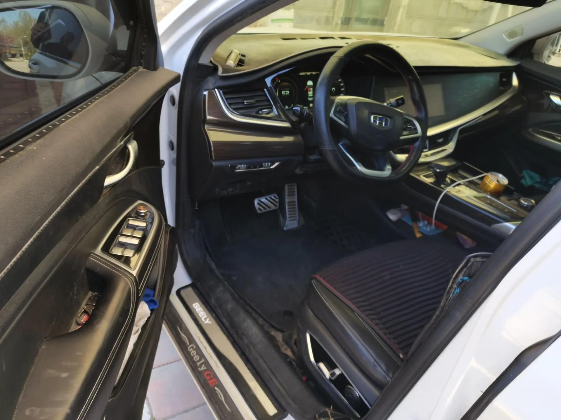 Geely Auto Emgrand GT New Energy 2018 1.5T PHEV Yao Ling Edition — миниатюра 17