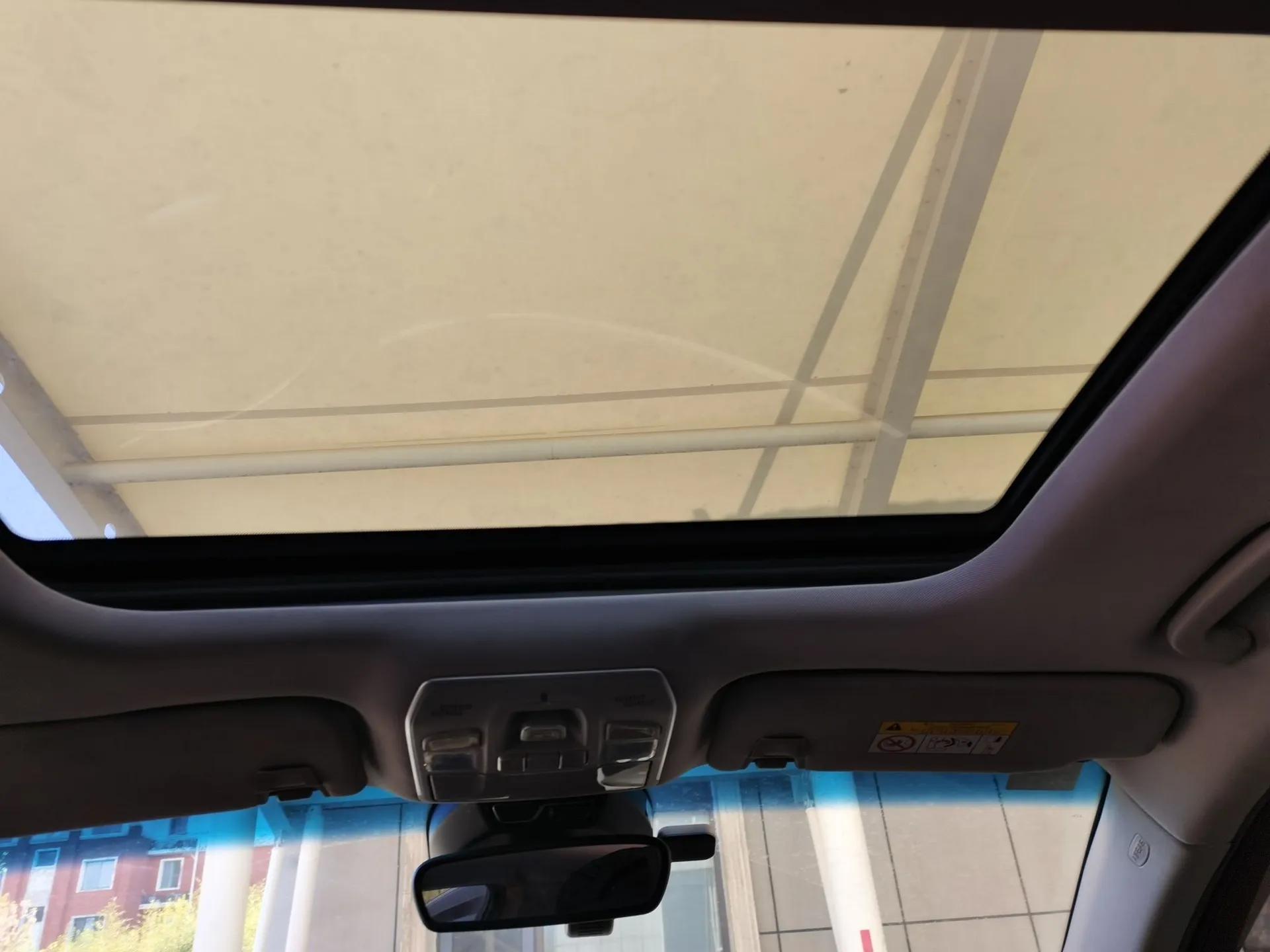 Geely Auto Emgrand GT New Energy 2018 1.5T PHEV Yao Ling Edition — миниатюра 19