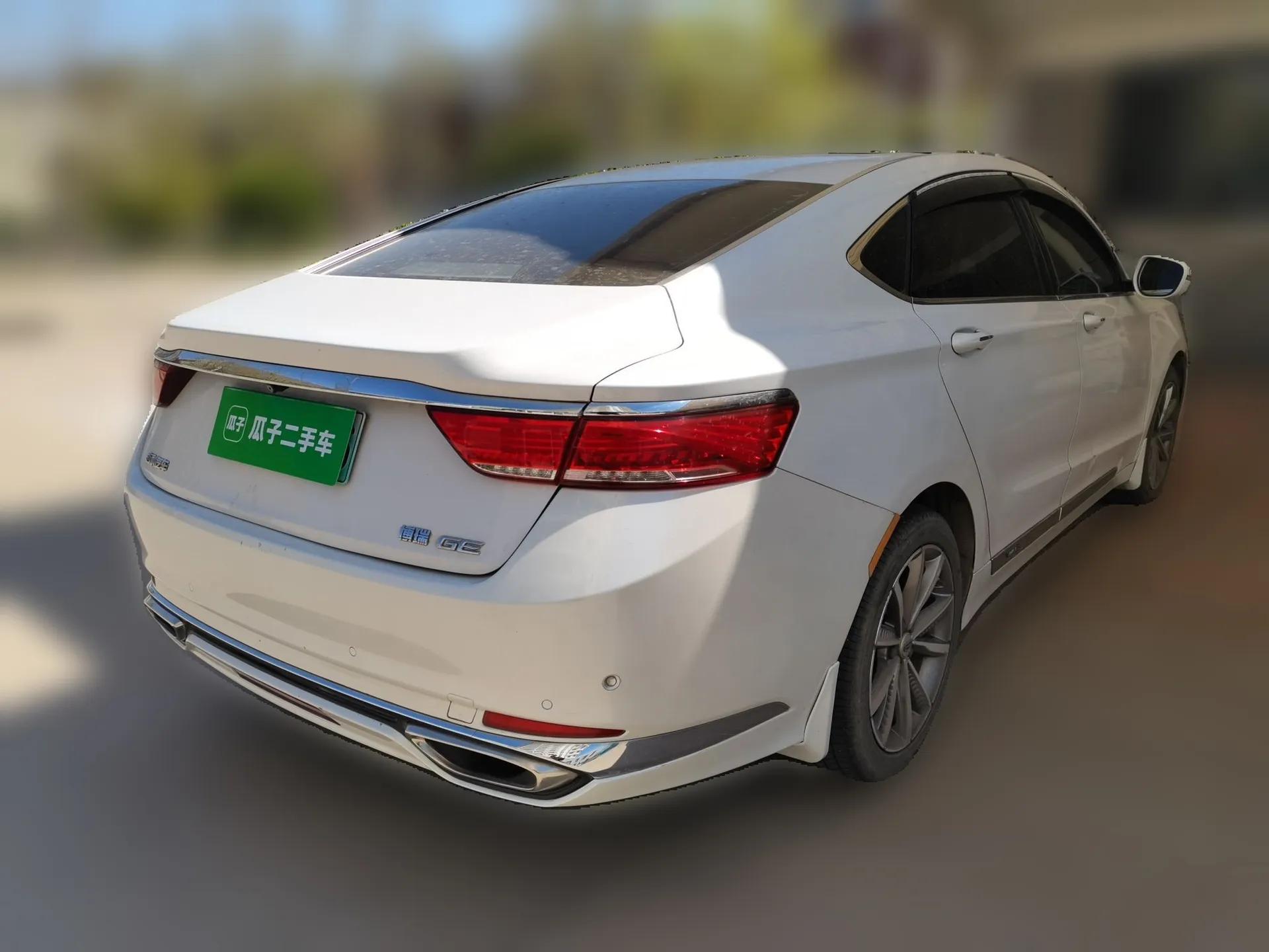 Geely Auto Emgrand GT New Energy 2018 1.5T PHEV Yao Ling Edition — миниатюра 6