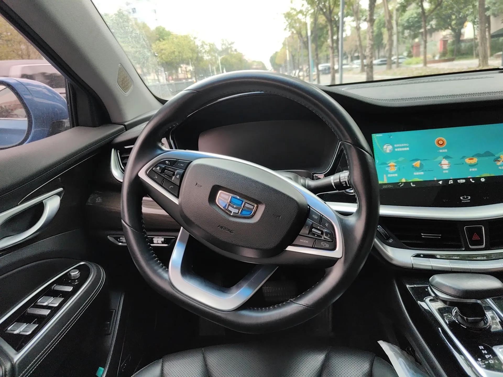 Geely Auto Emgrand GT New Energy 2018 1.5T PHEV Yao Ling Edition — миниатюра 11