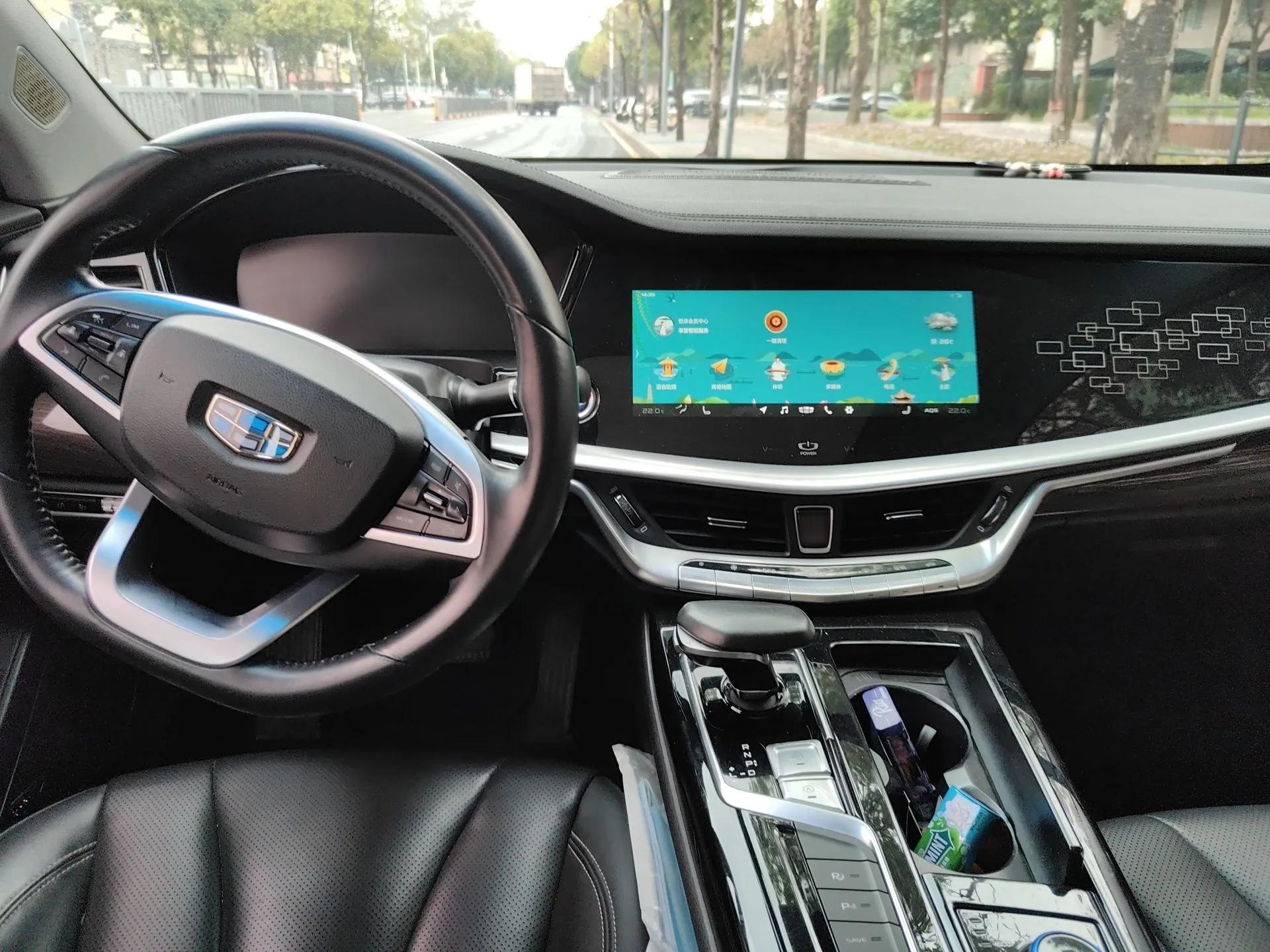 Geely Auto Emgrand GT New Energy 2018 1.5T PHEV Yao Ling Edition — миниатюра 10