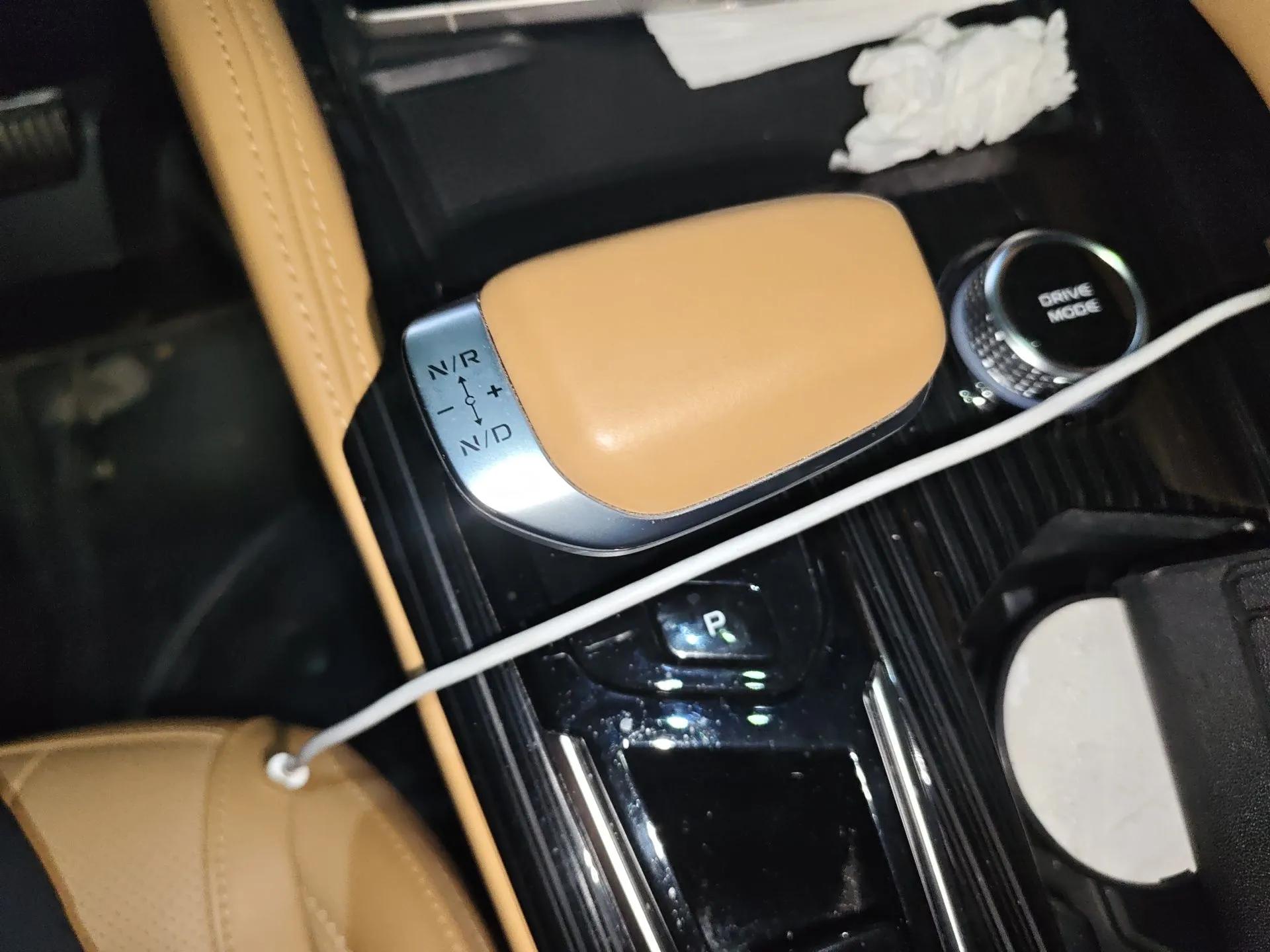 Geely Auto Monjaro L Extended Range Electric Version 2022 1.5T DHT Range-Extending Electric Flagship Edition — миниатюра 15