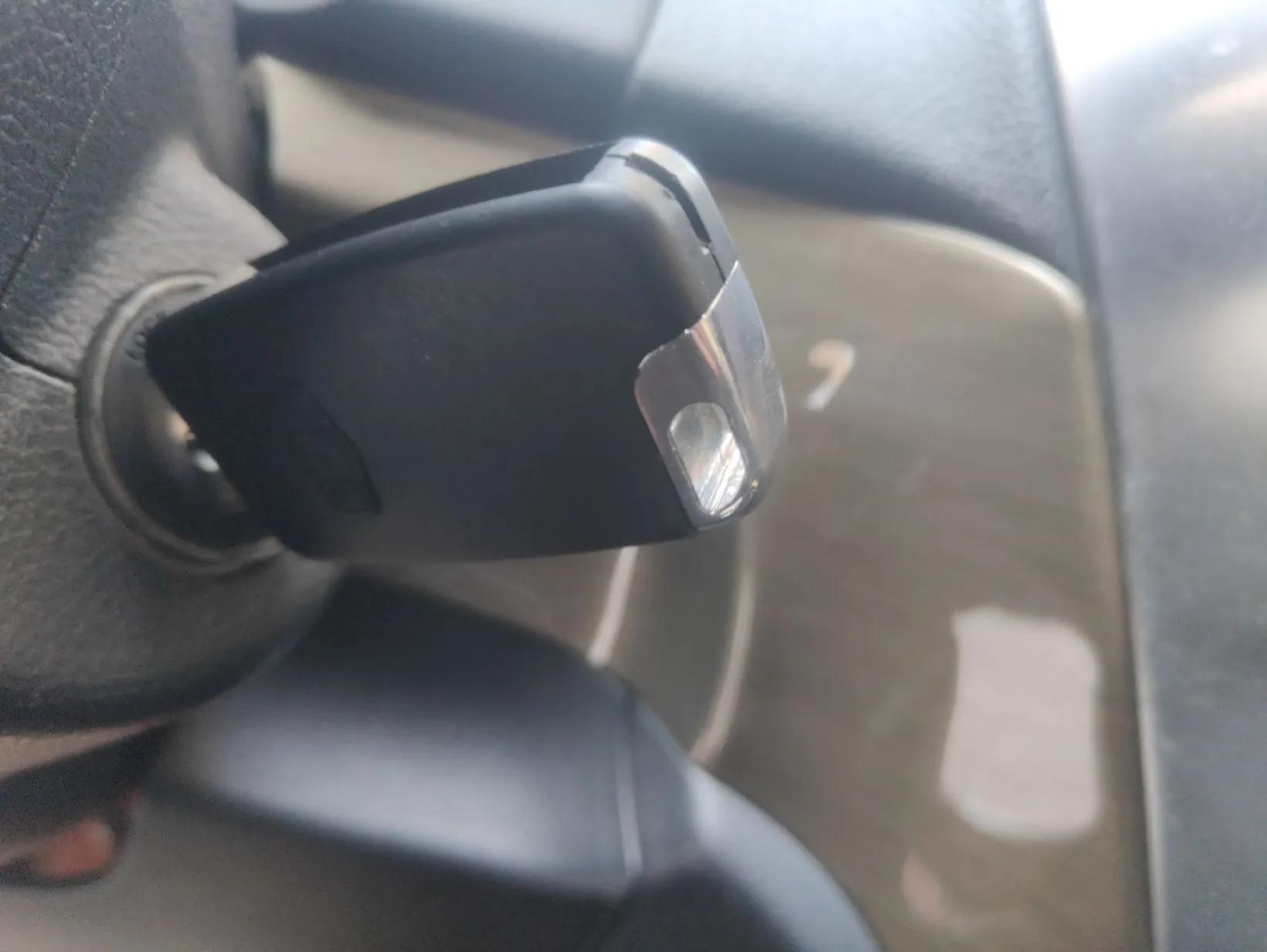 Geely Auto SX7 2013 2.0L Manual Elite Edition — миниатюра 12