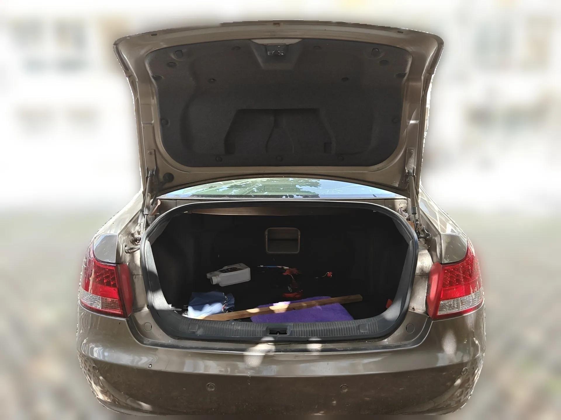 Geely Auto EC8 2013 2.0L Automatic Prestige Edition — миниатюра 20