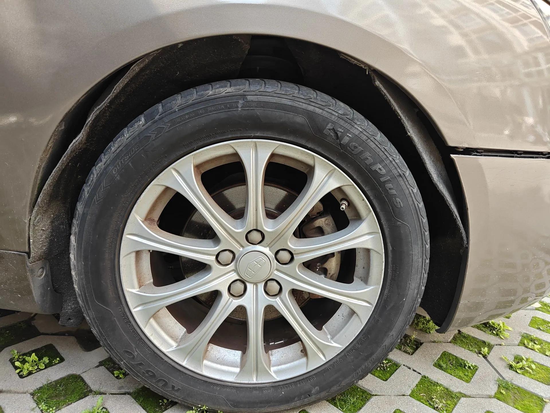 Geely Auto EC8 2013 2.0L Automatic Prestige Edition — миниатюра 8