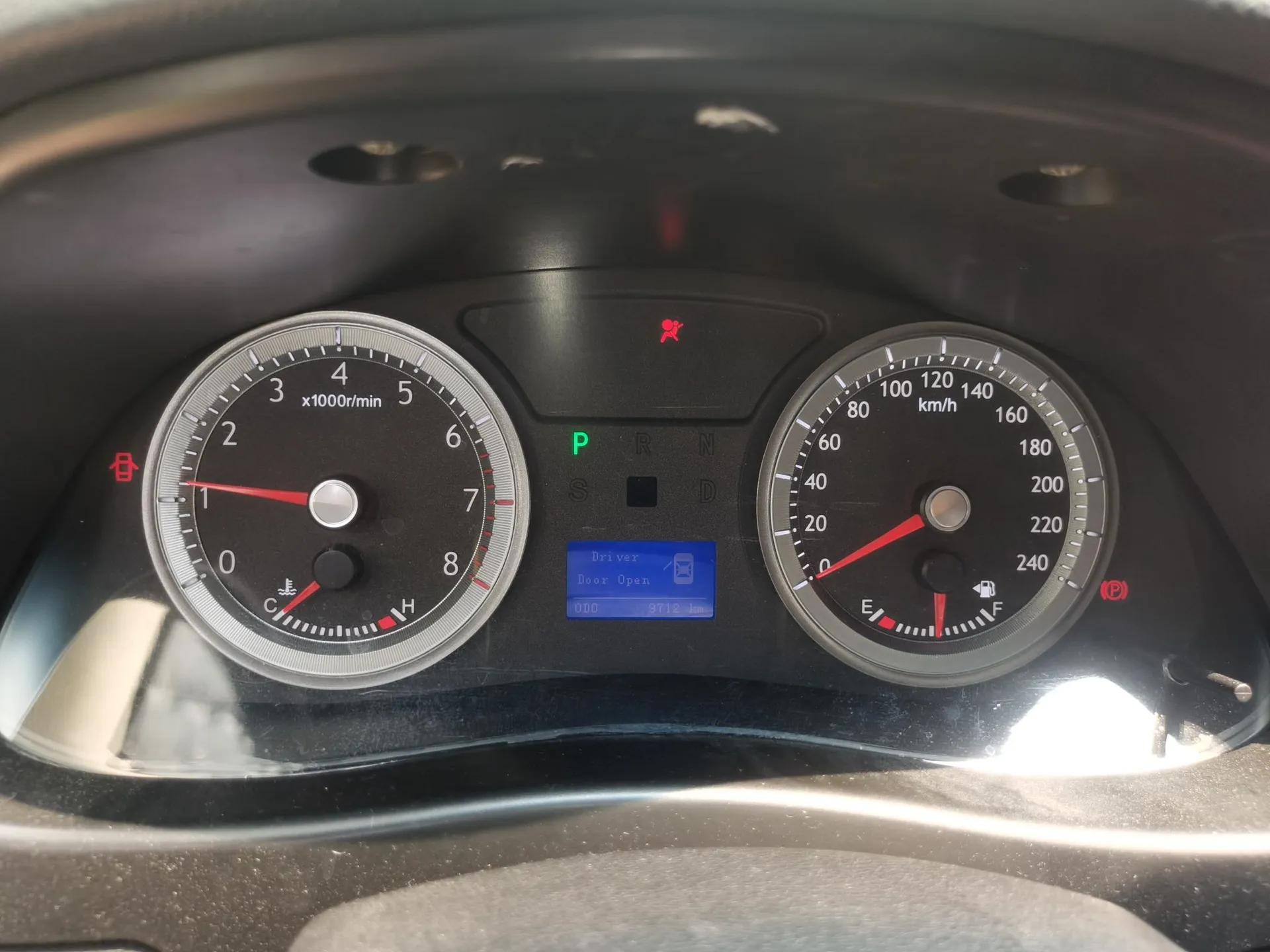 Geely Auto EC8 2011 2.4L Automatic Prestige Edition — миниатюра 12
