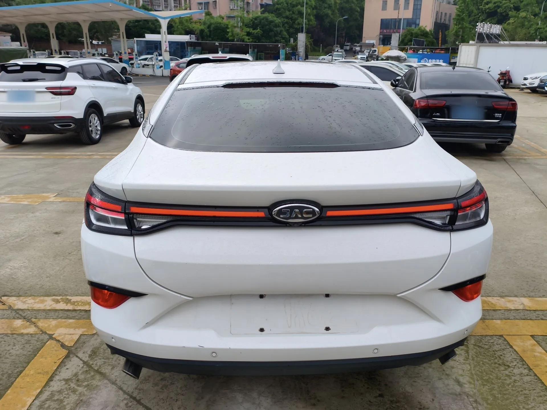 JAC Group J7 2020 1.5T CVT Dream Edition — миниатюра 3