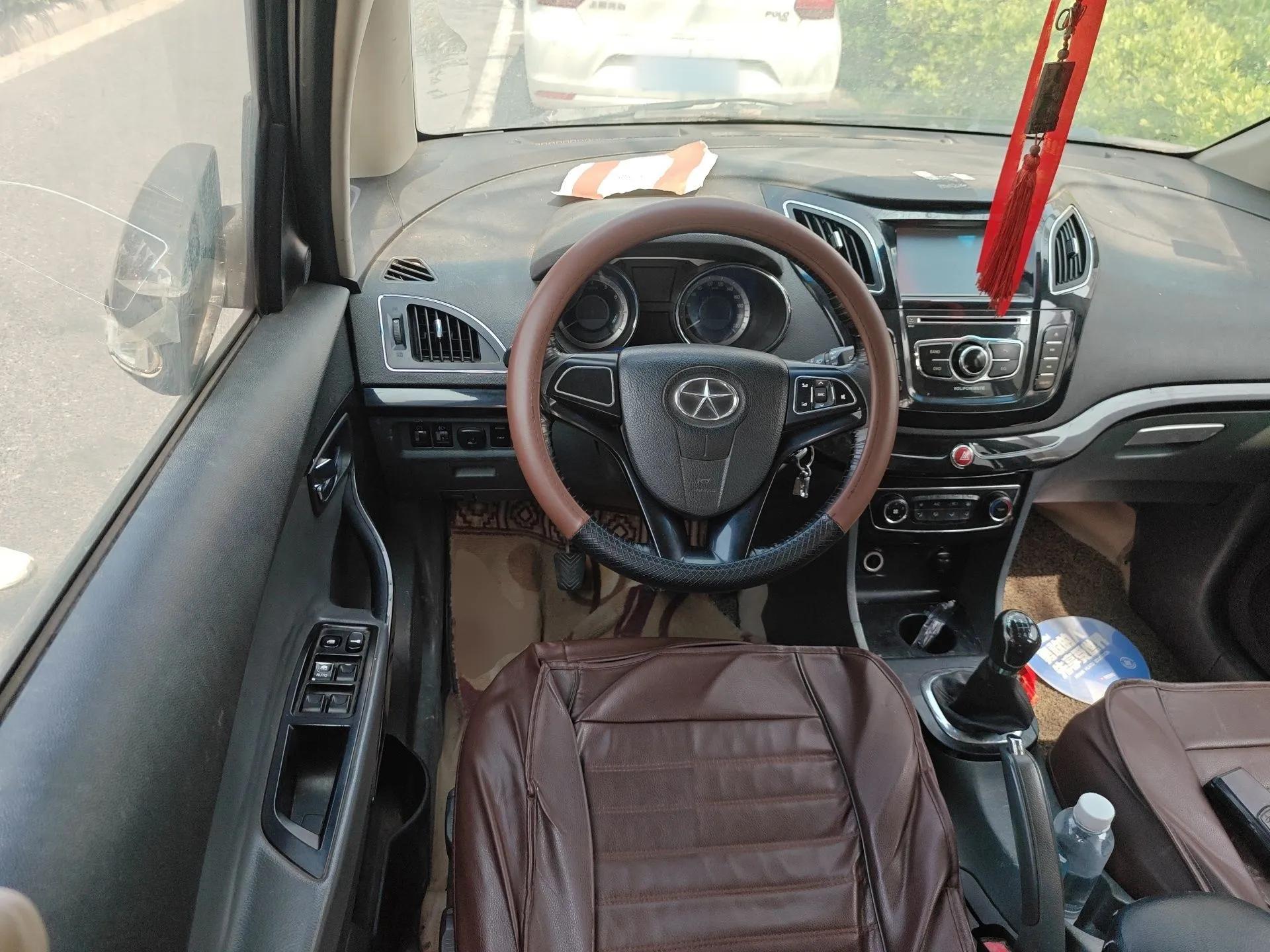 JAC Group Refine M2 2013 1.5L Manual Comfort 7-Seater — миниатюра 11