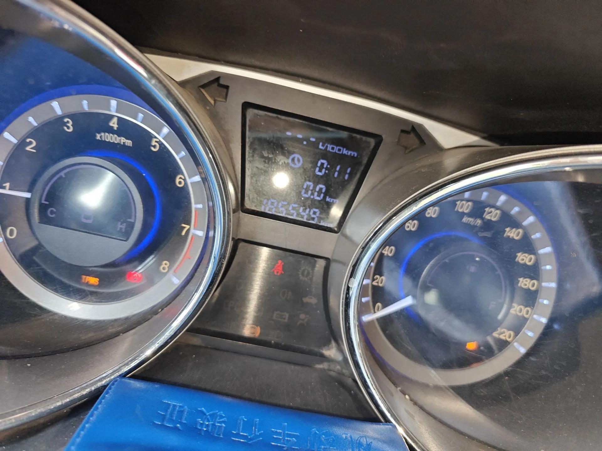 JAC Group Refine M2 2013 1.5L Manual Comfort 7-Seater — миниатюра 13