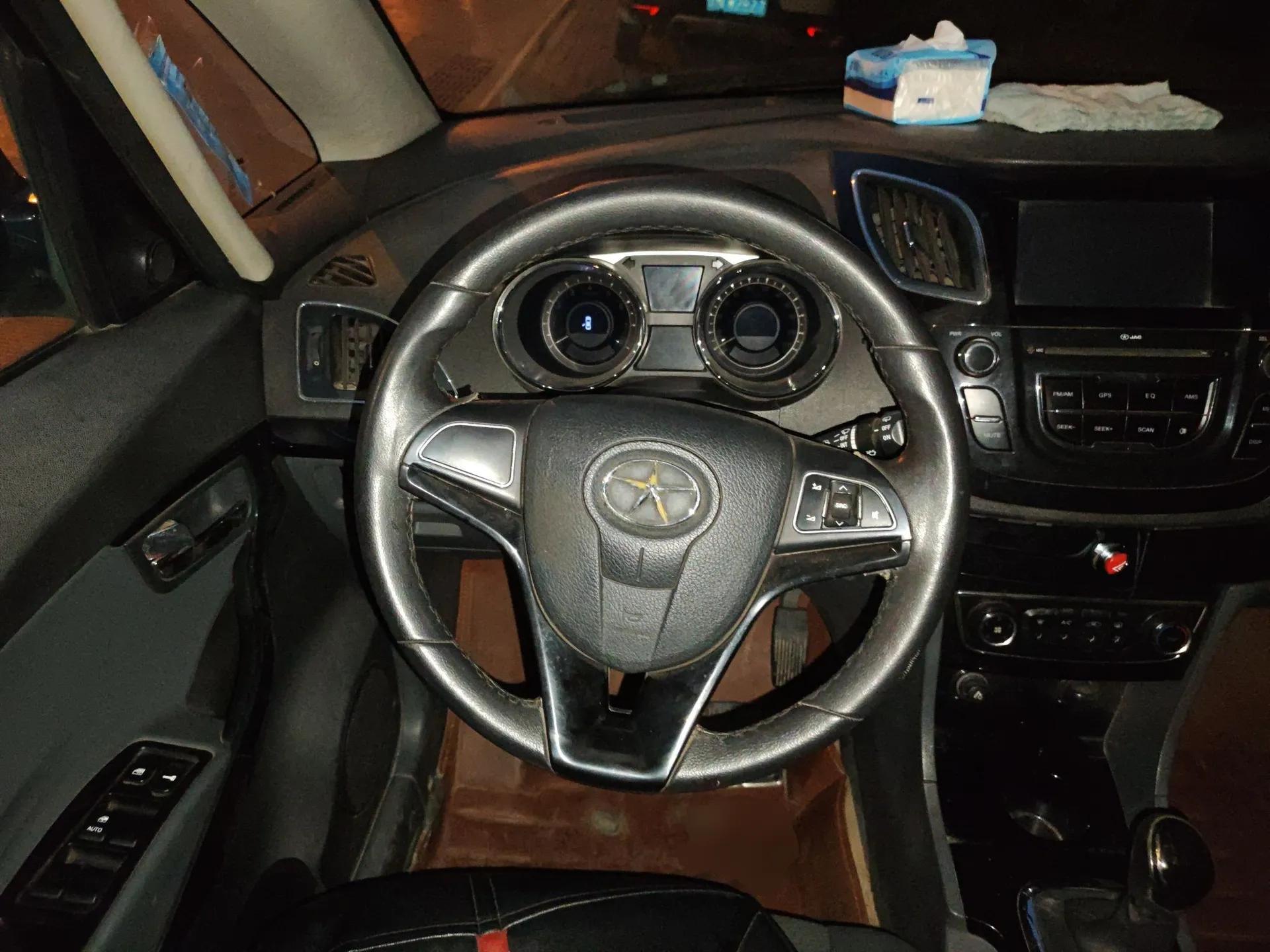 JAC Group Refine M2 2013 1.5L Manual Comfort Model 5 Seats — миниатюра 11