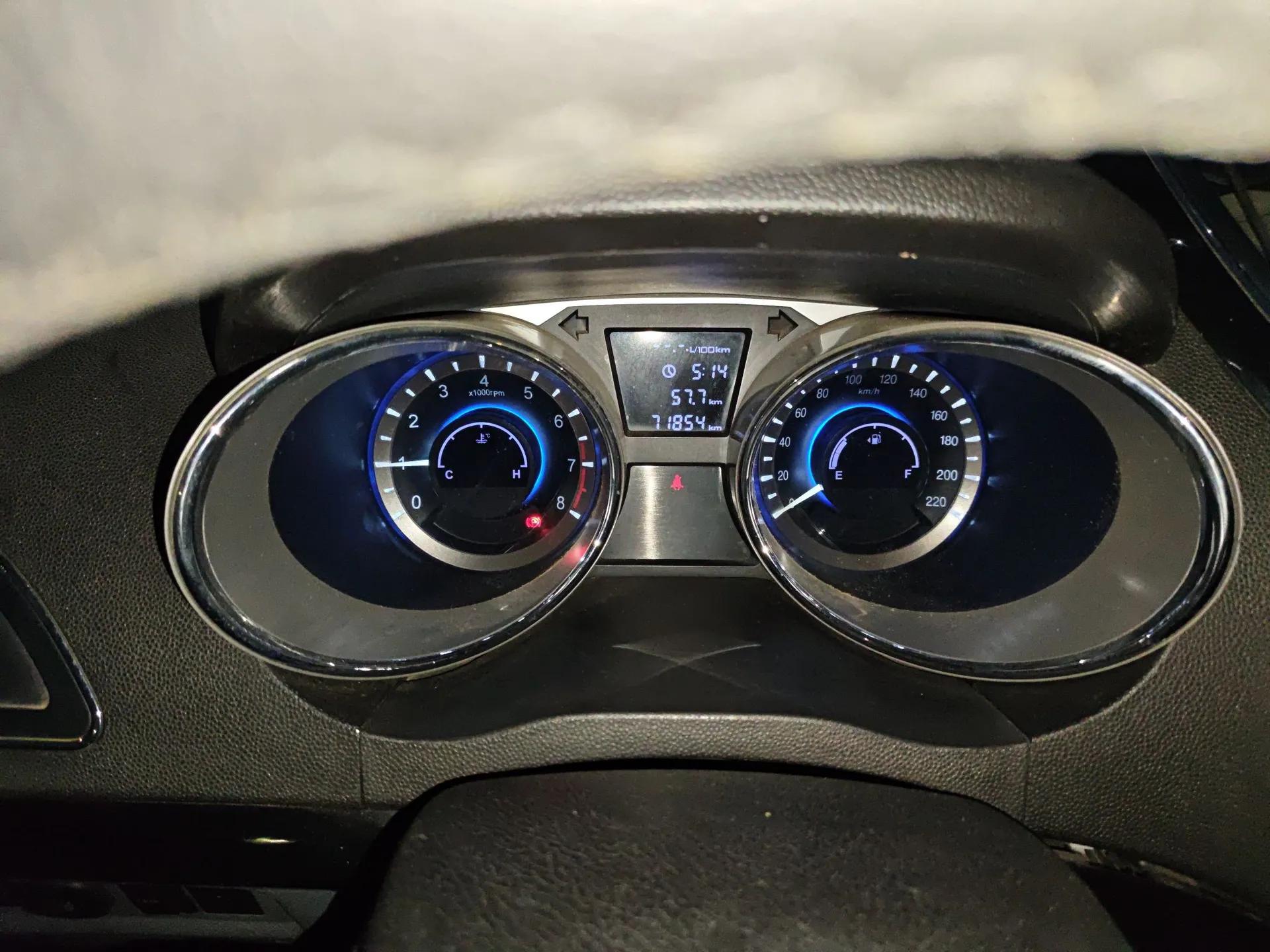 JAC Group Refine M2 2013 1.5L Manual Comfort Model 5 Seats — миниатюра 12