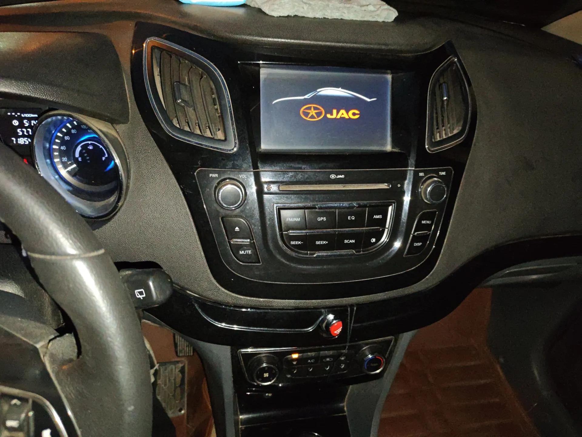 JAC Group Refine M2 2013 1.5L Manual Comfort Model 5 Seats — миниатюра 14