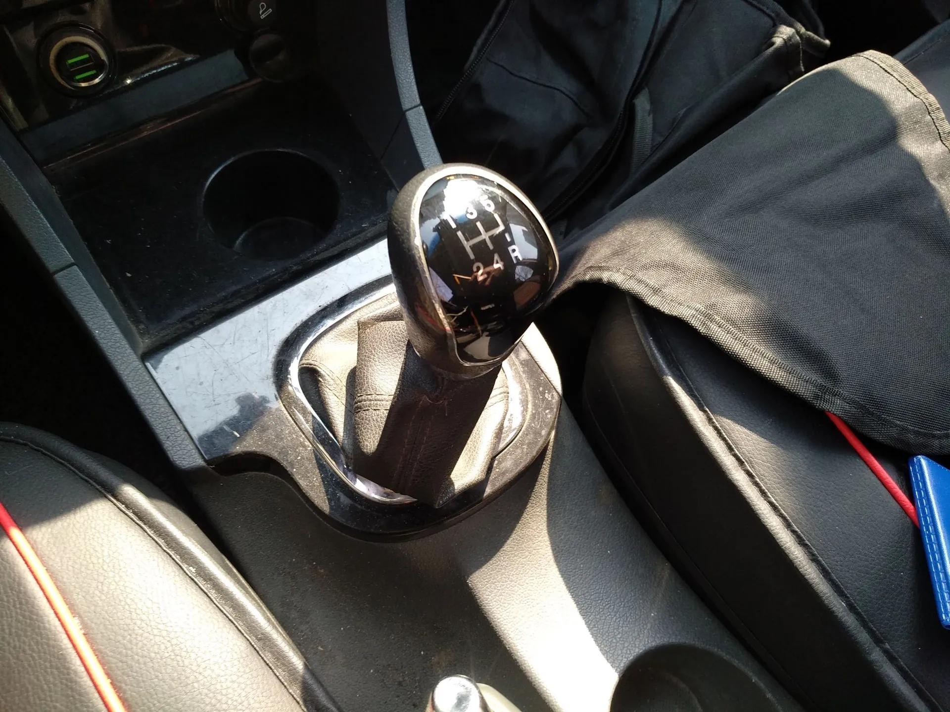 JAC Group Refine M2 2013 1.5L Manual Comfort Model 5 Seats — миниатюра 15