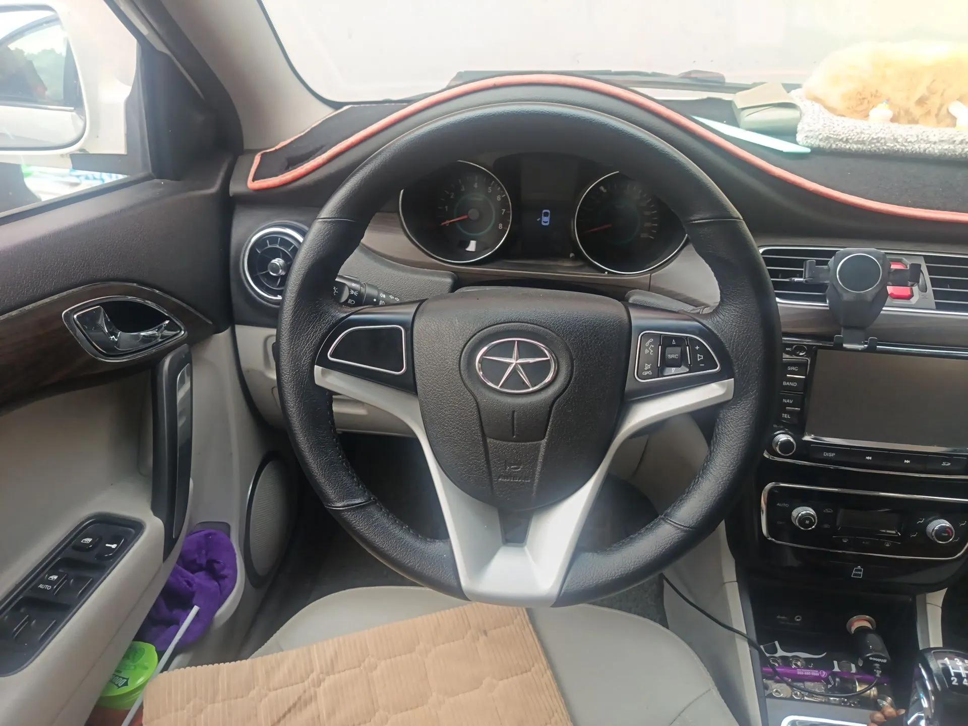 JAC Group Heyue 2014 1.5L Manual Luxury Version China IV Standard — миниатюра 11