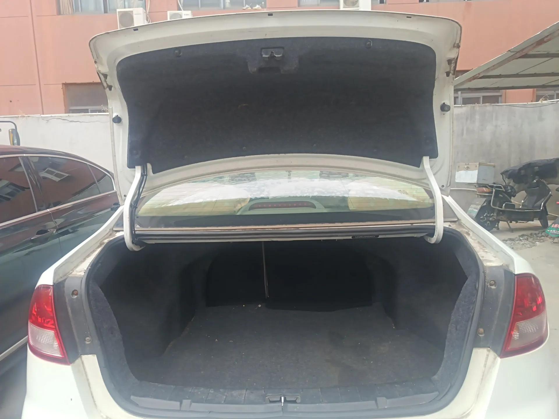 JAC Group Heyue 2014 1.5L Manual Luxury Version China IV Standard — миниатюра 20