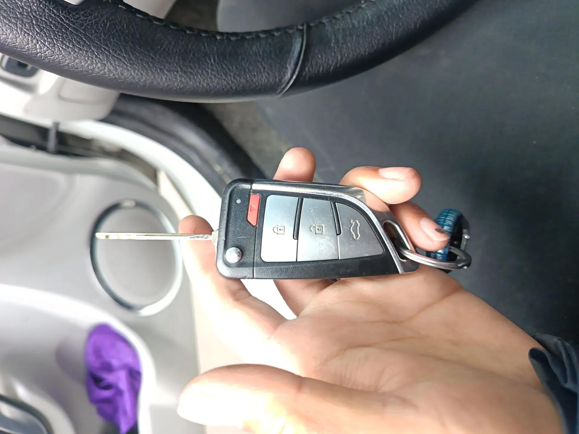 JAC Group Heyue 2014 1.5L Manual Luxury Version China IV Standard — миниатюра 9