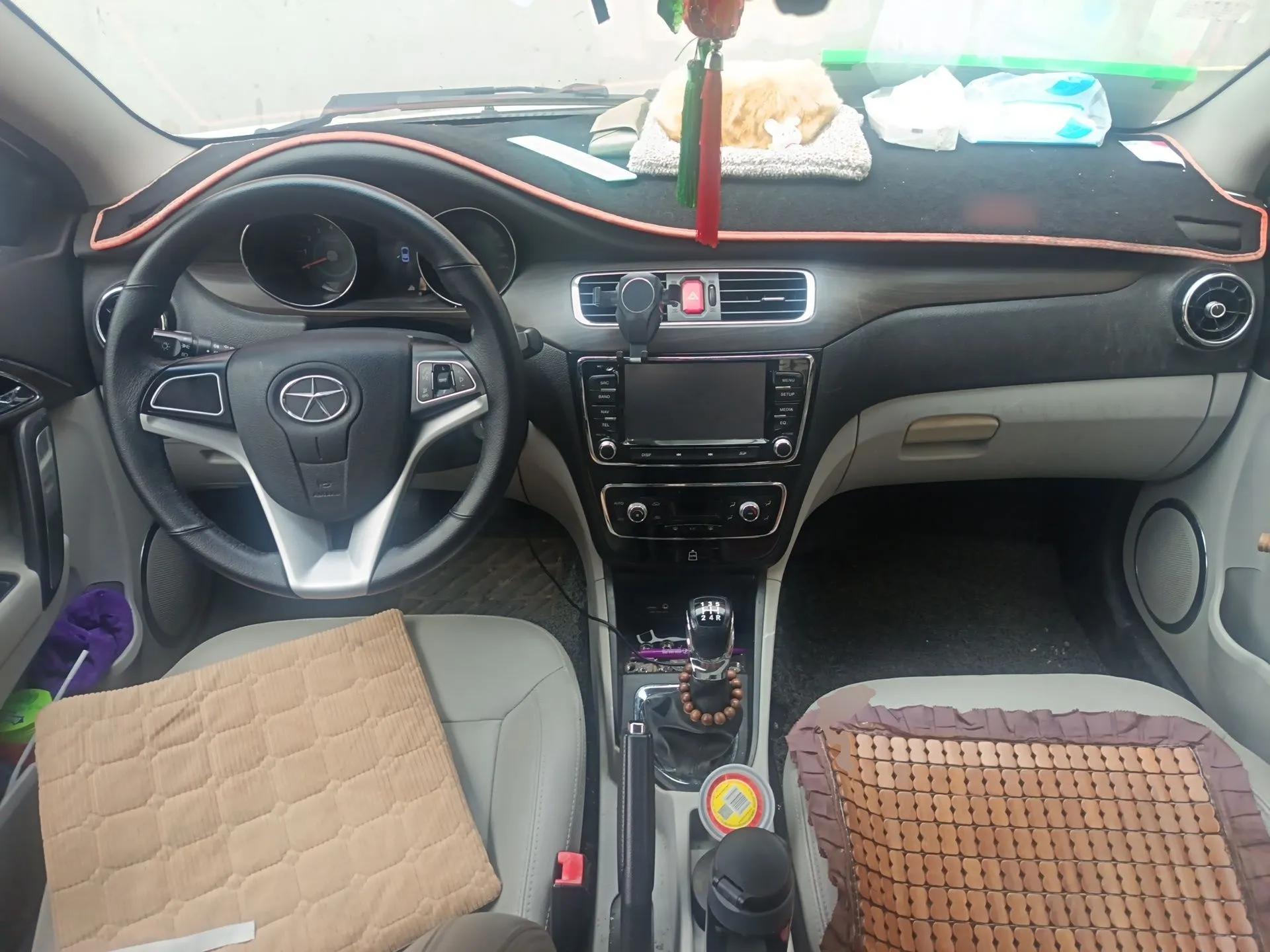 JAC Group Heyue 2014 1.5L Manual Luxury Version China IV Standard — миниатюра 10