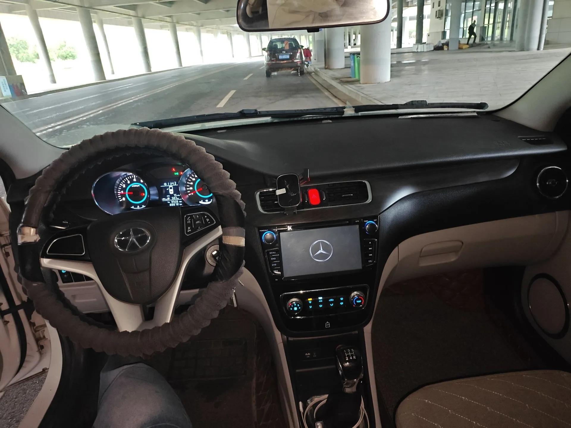 JAC Group Heyue 2014 1.5L Manual Comfort Model China IV Standard — миниатюра 10