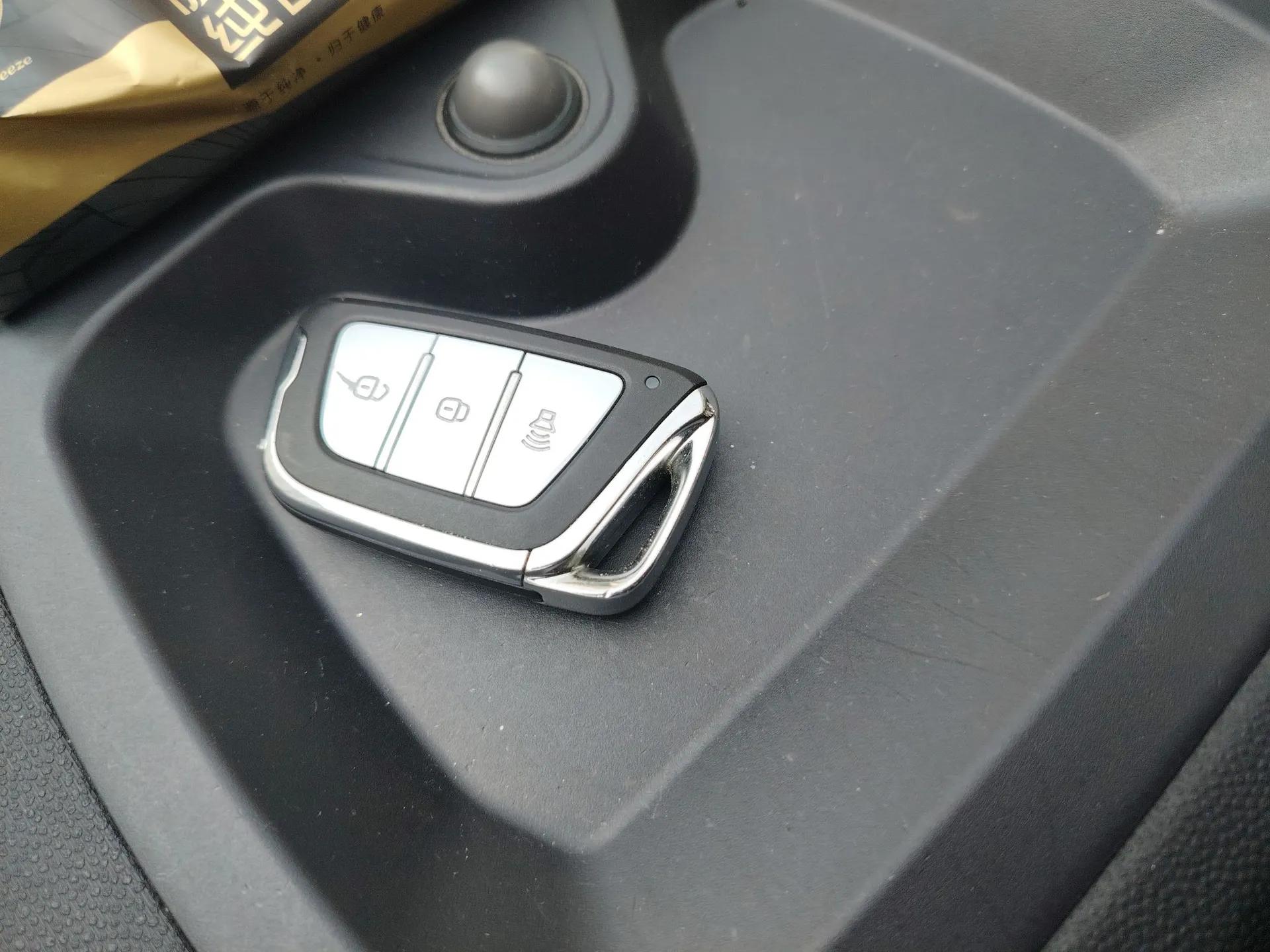 JAC Group iEV7S 2019 Luxury Smart Supreme Deluxe Edition — миниатюра 9