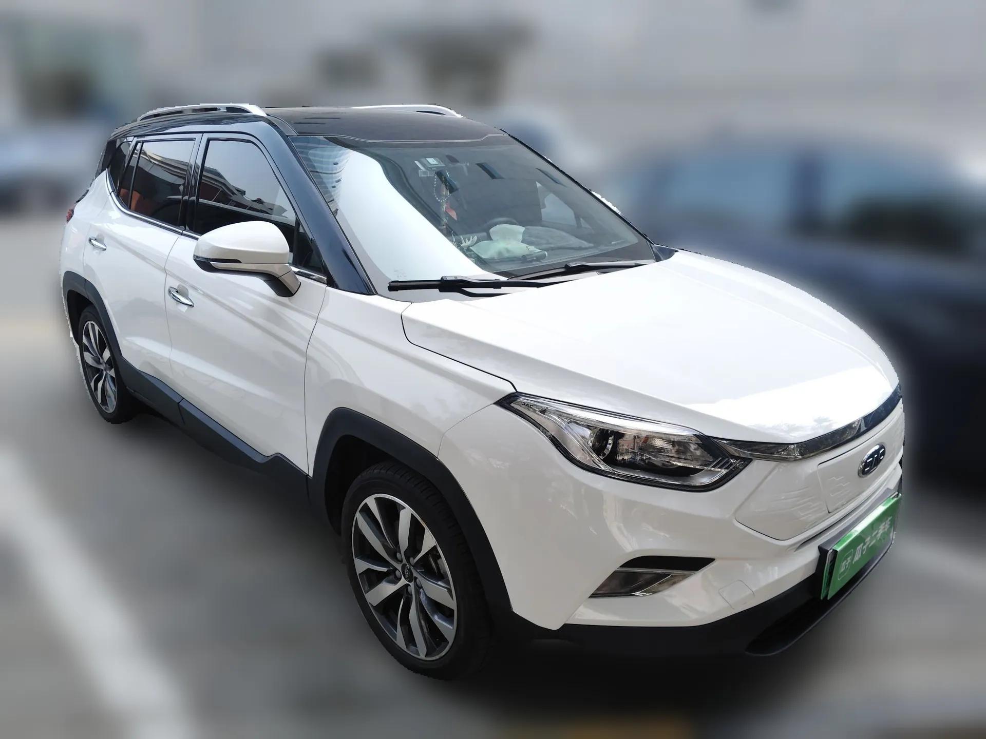 JAC Group iEVS4 2019 Luxury Smart Connectivity Model — миниатюра 3