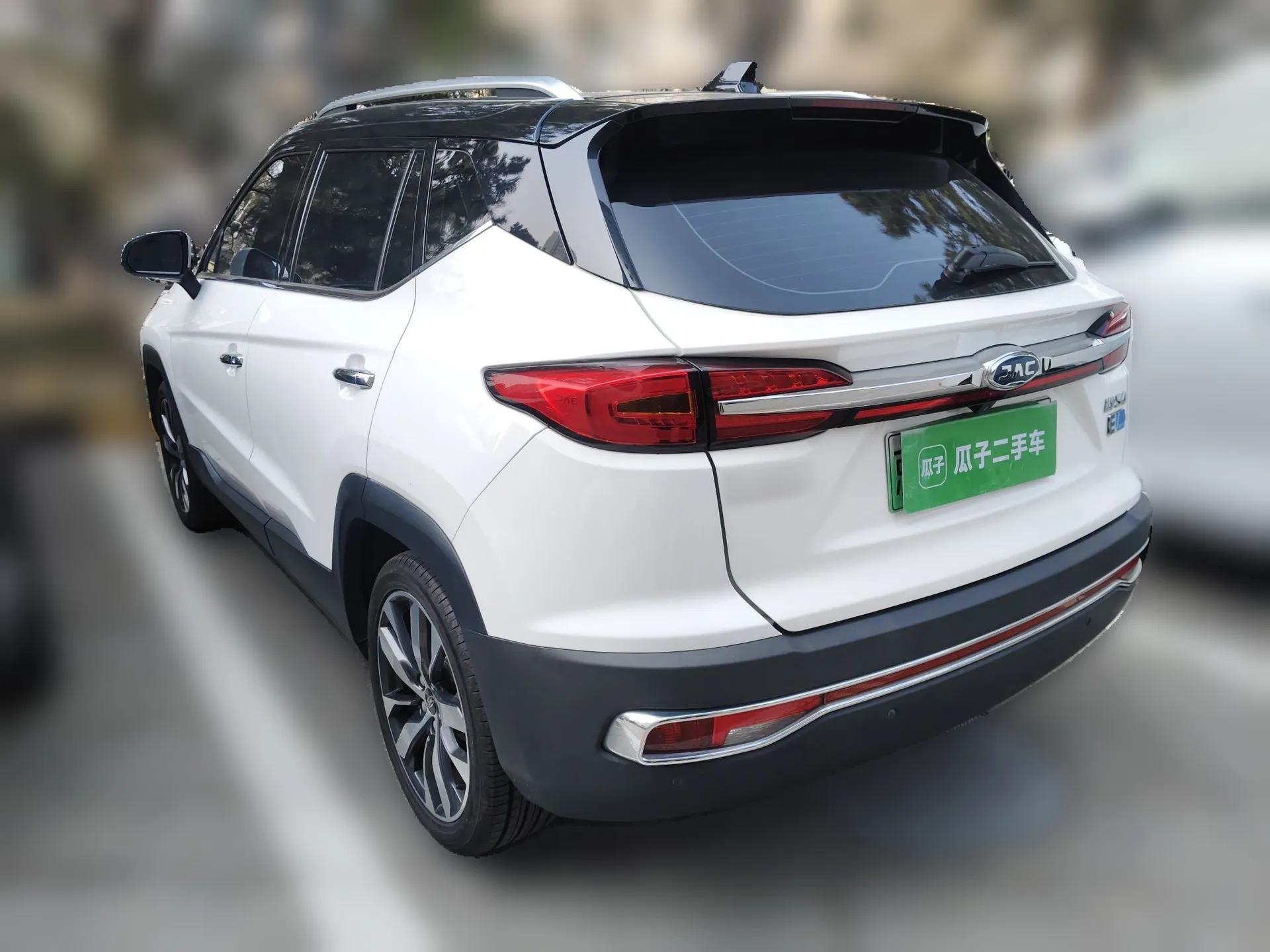 JAC Group iEVS4 2019 Luxury Smart Connectivity Model — миниатюра 4