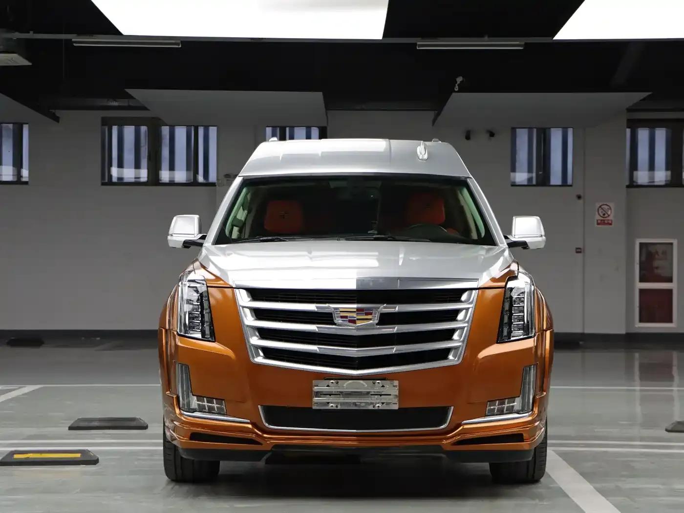 2017 Cadillac Escalade 6.2L ESV Platinum Edition Extended Wheelbase — миниатюра 2