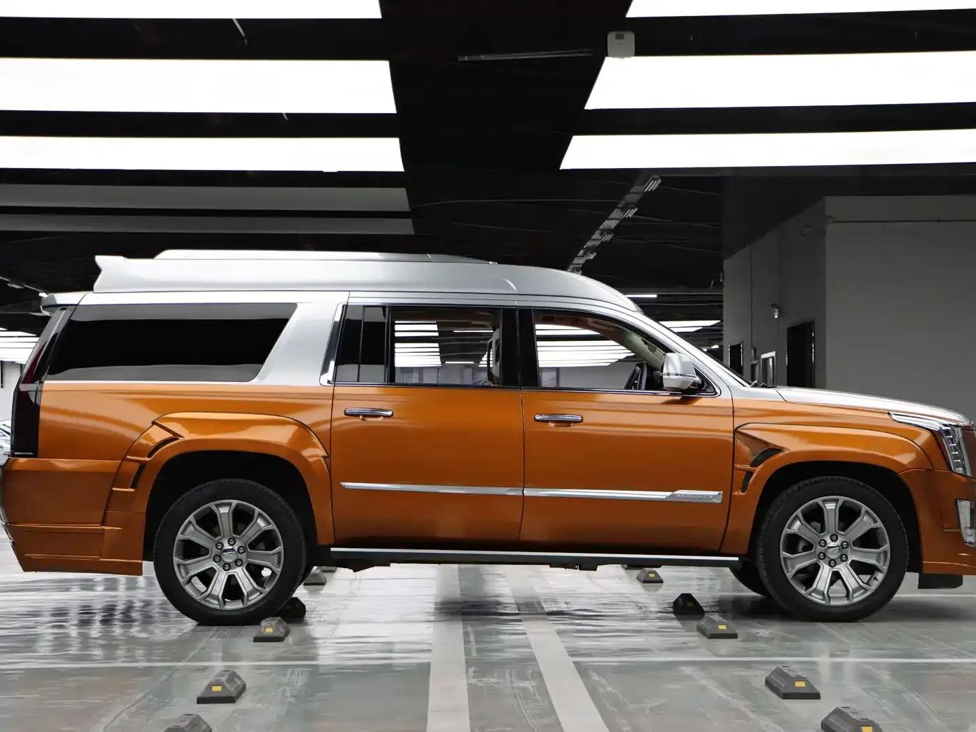 2017 Cadillac Escalade 6.2L ESV Platinum Edition Extended Wheelbase — миниатюра 8
