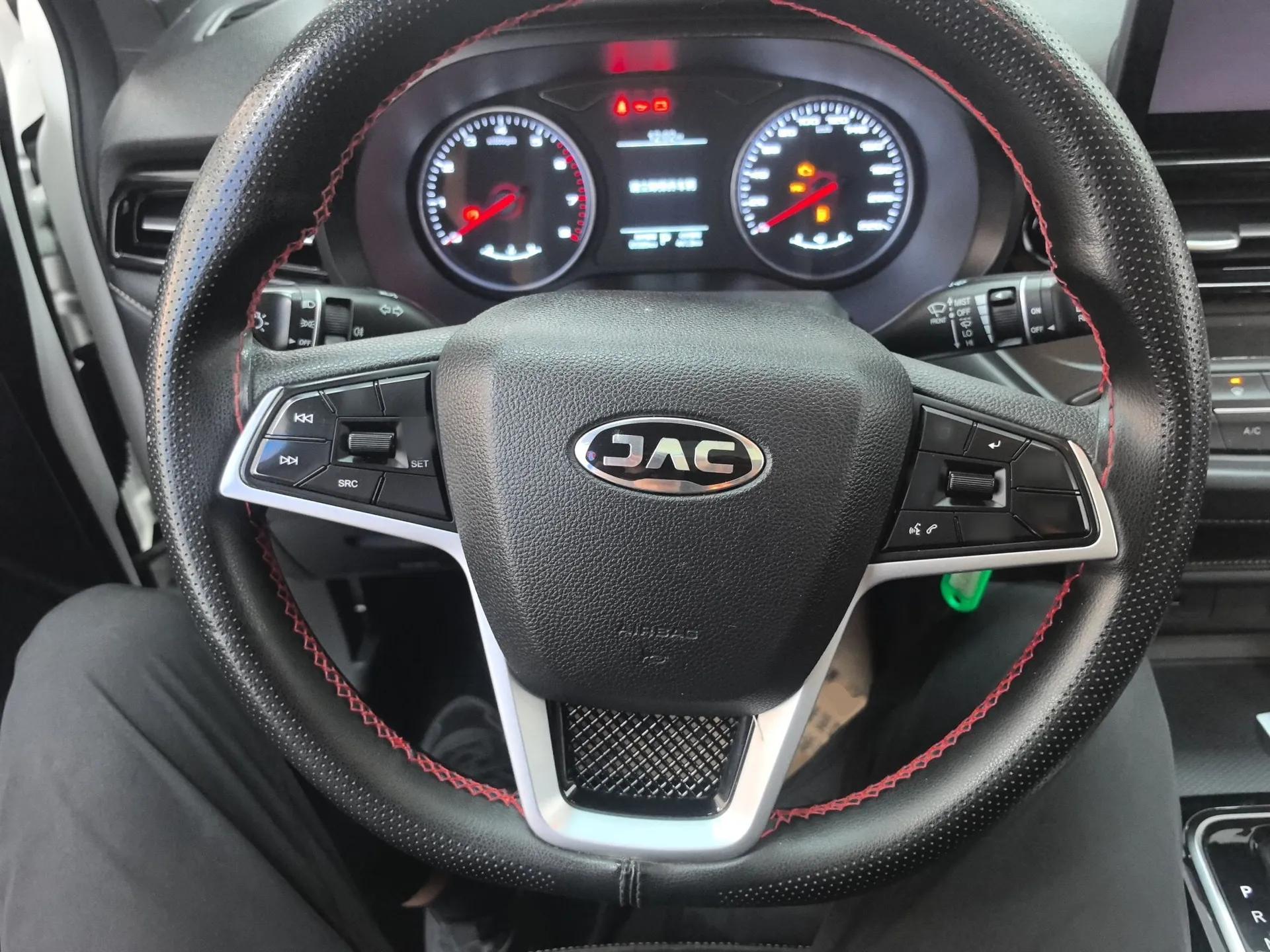 JAC Group X4 2020 1.5T CVT Elite Model — миниатюра 14