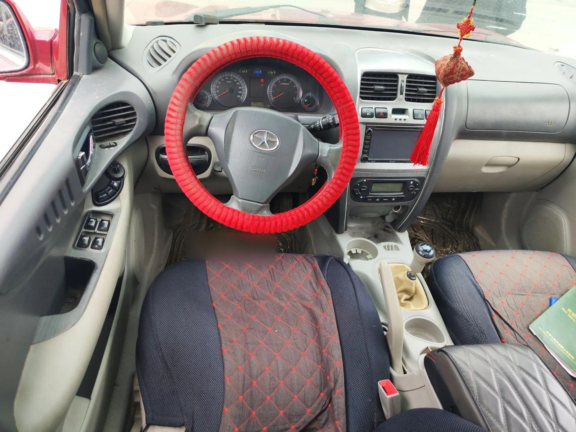 JAC Group Rein 2011 2.0L Two-Wheel Drive Luxury Edition — миниатюра 11