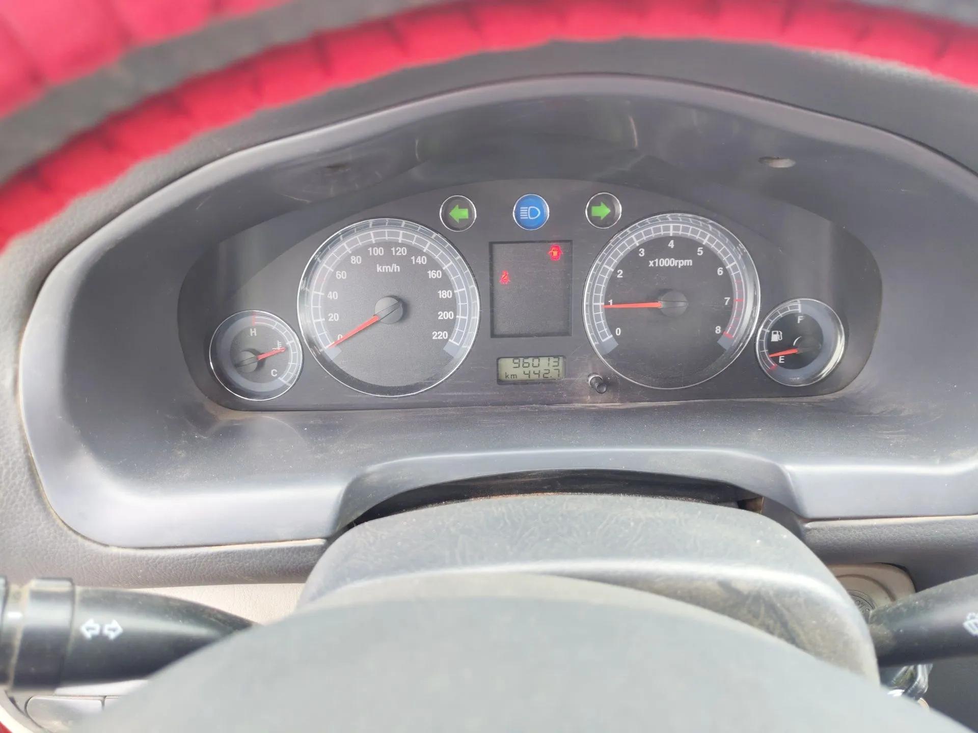 JAC Group Rein 2011 2.0L Two-Wheel Drive Luxury Edition — миниатюра 12