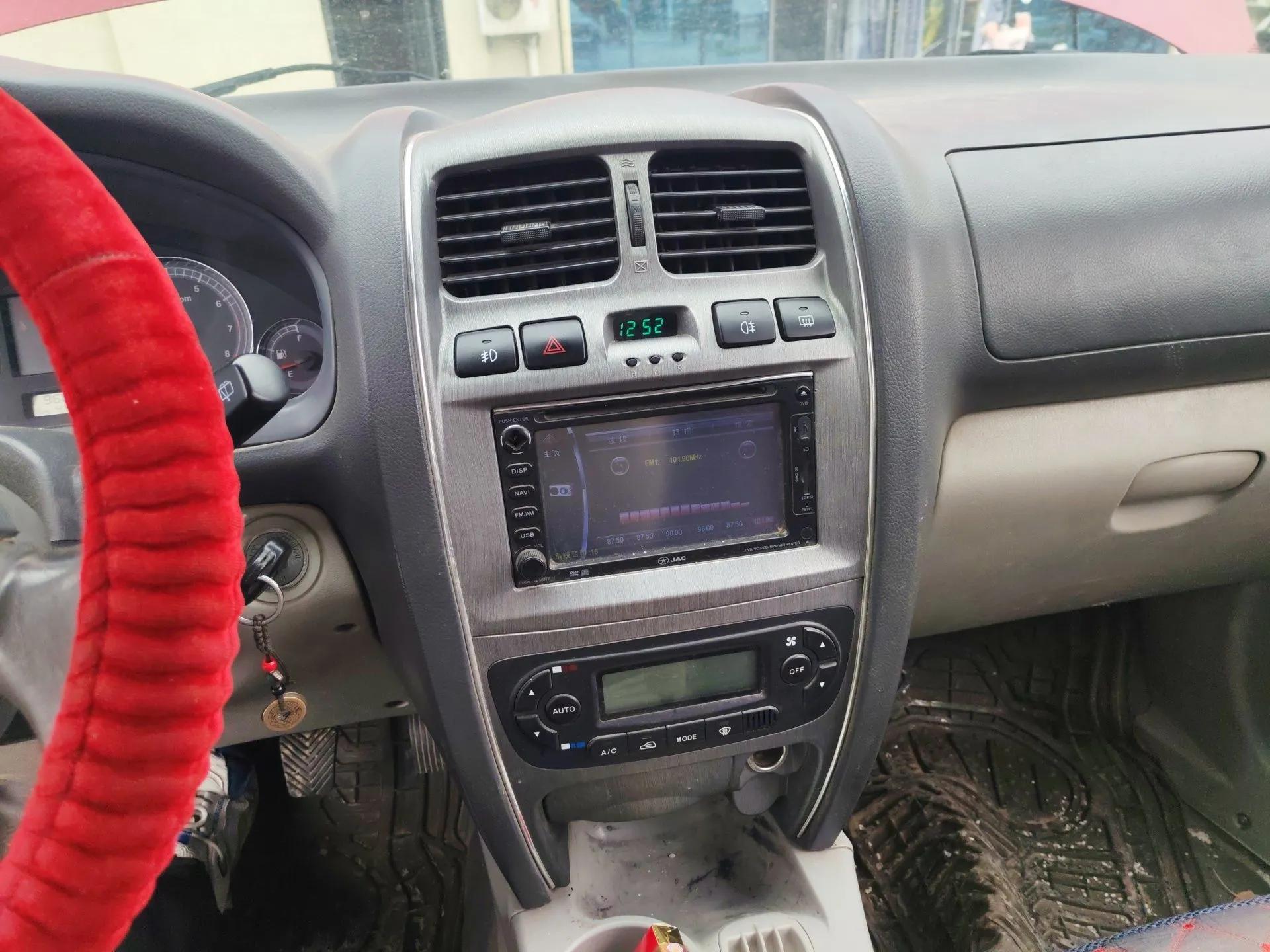 JAC Group Rein 2011 2.0L Two-Wheel Drive Luxury Edition — миниатюра 14