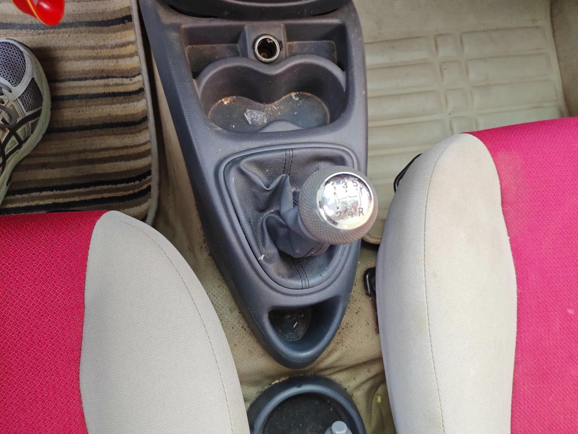 JAC Group Yueyue 2012 1.0L Comfort Version — миниатюра 15